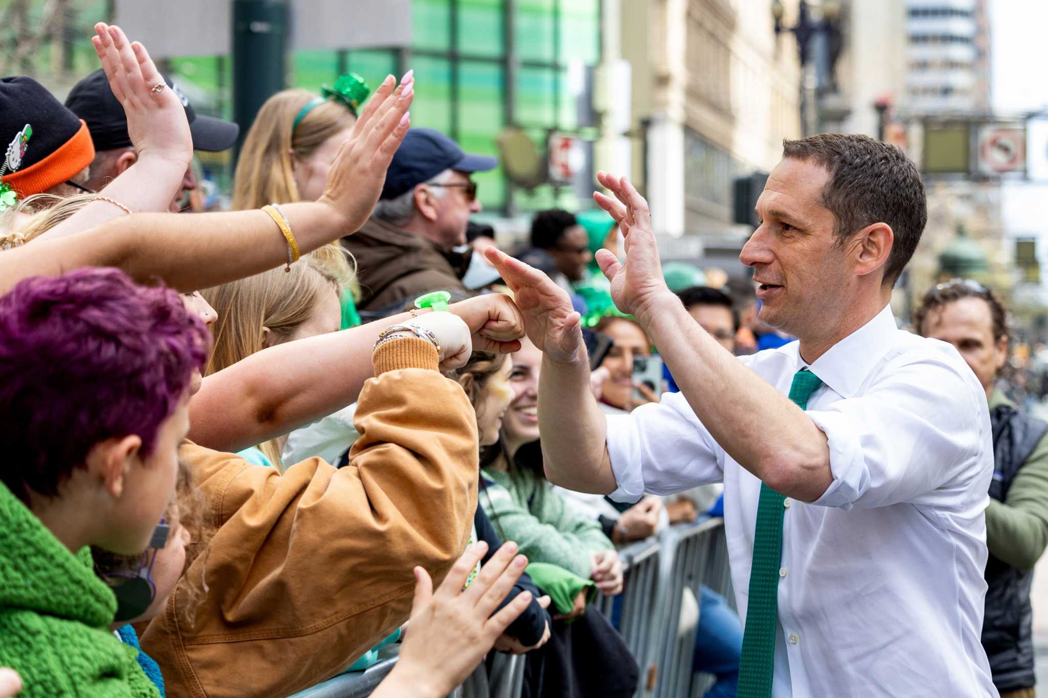 A theater review of S.F. Mayor Daniel Lurie's Instagram reels