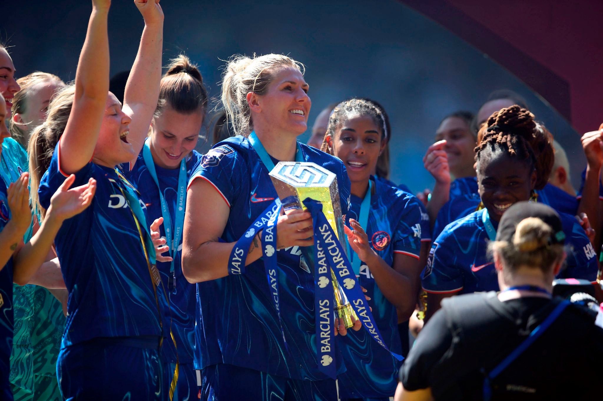 Millie Bright 'brave' to pull out of England camp because of burnout, teammate Bronze says