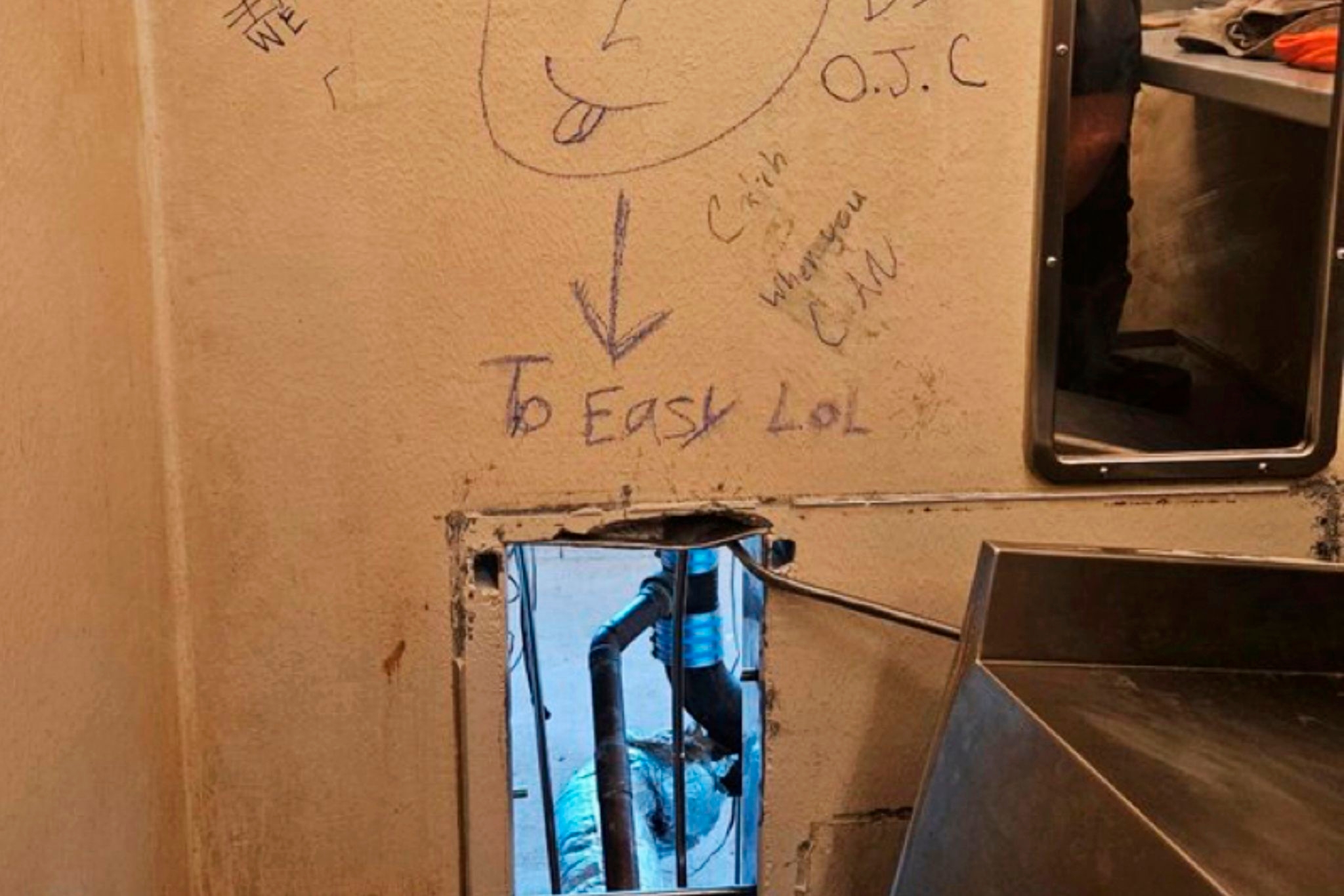 Sheriff says 'defective' locks were a key factor in Louisiana jailbreak by 10 men