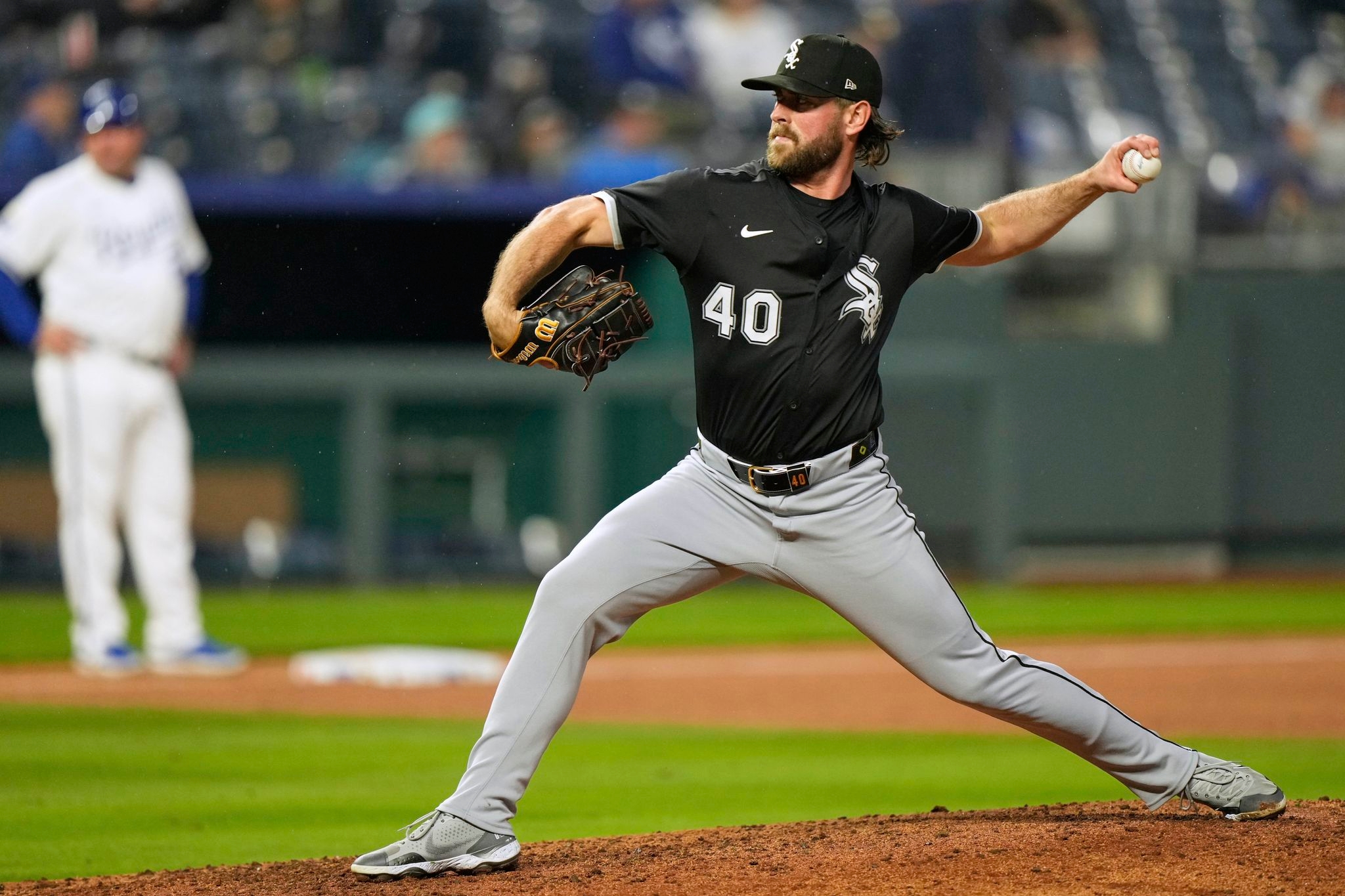 White Sox place LHP Tyler Gilbert on the 15-day injured list with a knee injury