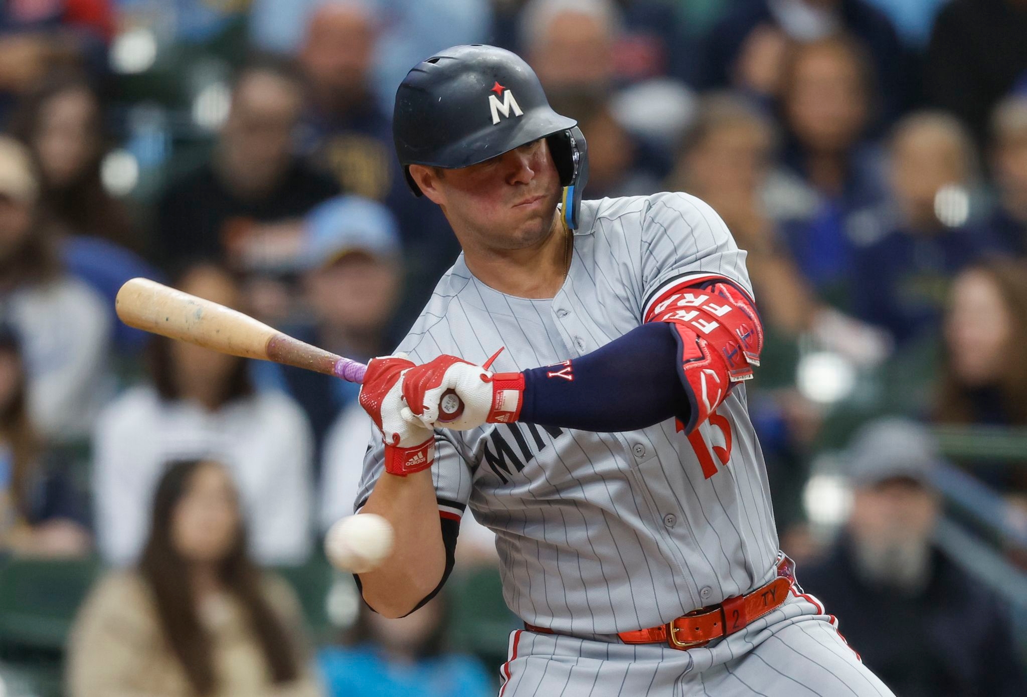 Twins' 13-game win streak ends as Jackson Chourio's big catch preserves 5-2 victory for Brewers