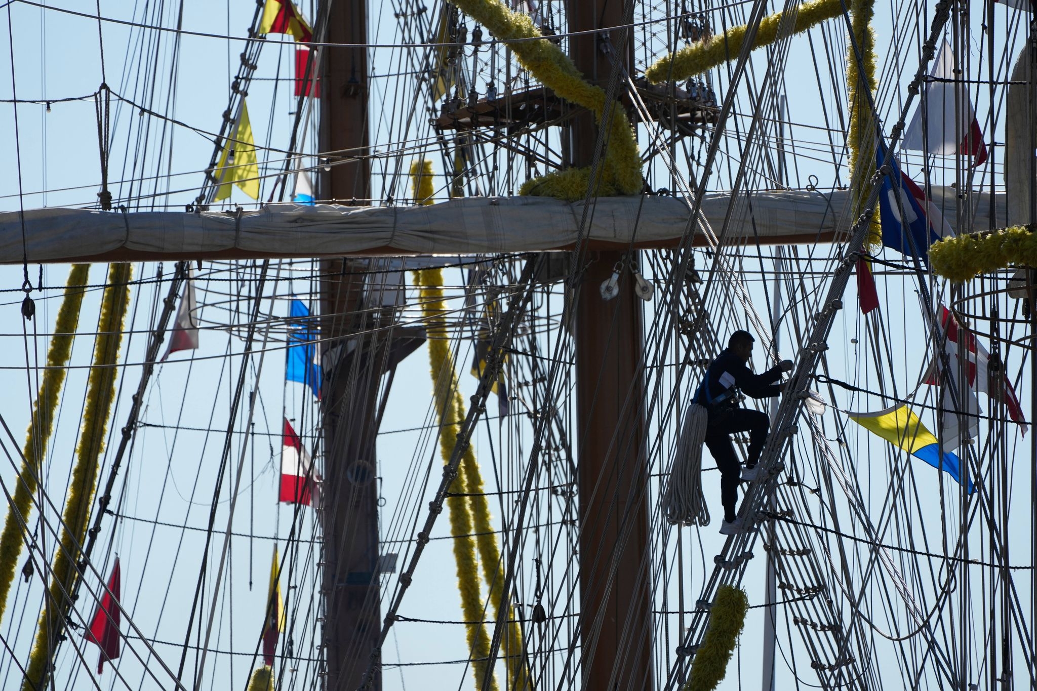 Crew members of tall ship that collided with Brooklyn Bridge return home to Mexico