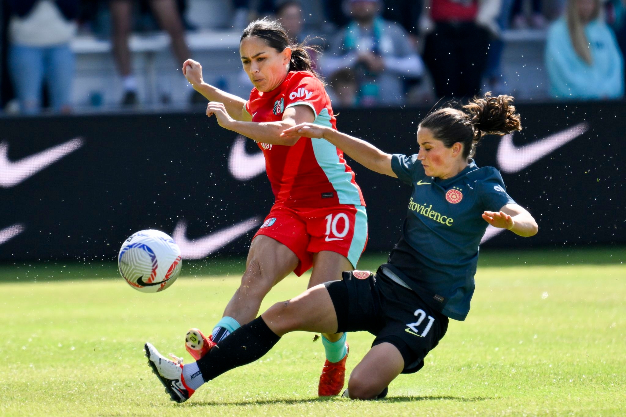 Midfielder Lo'eau LaBonta highlights USWNT roster for upcoming matches