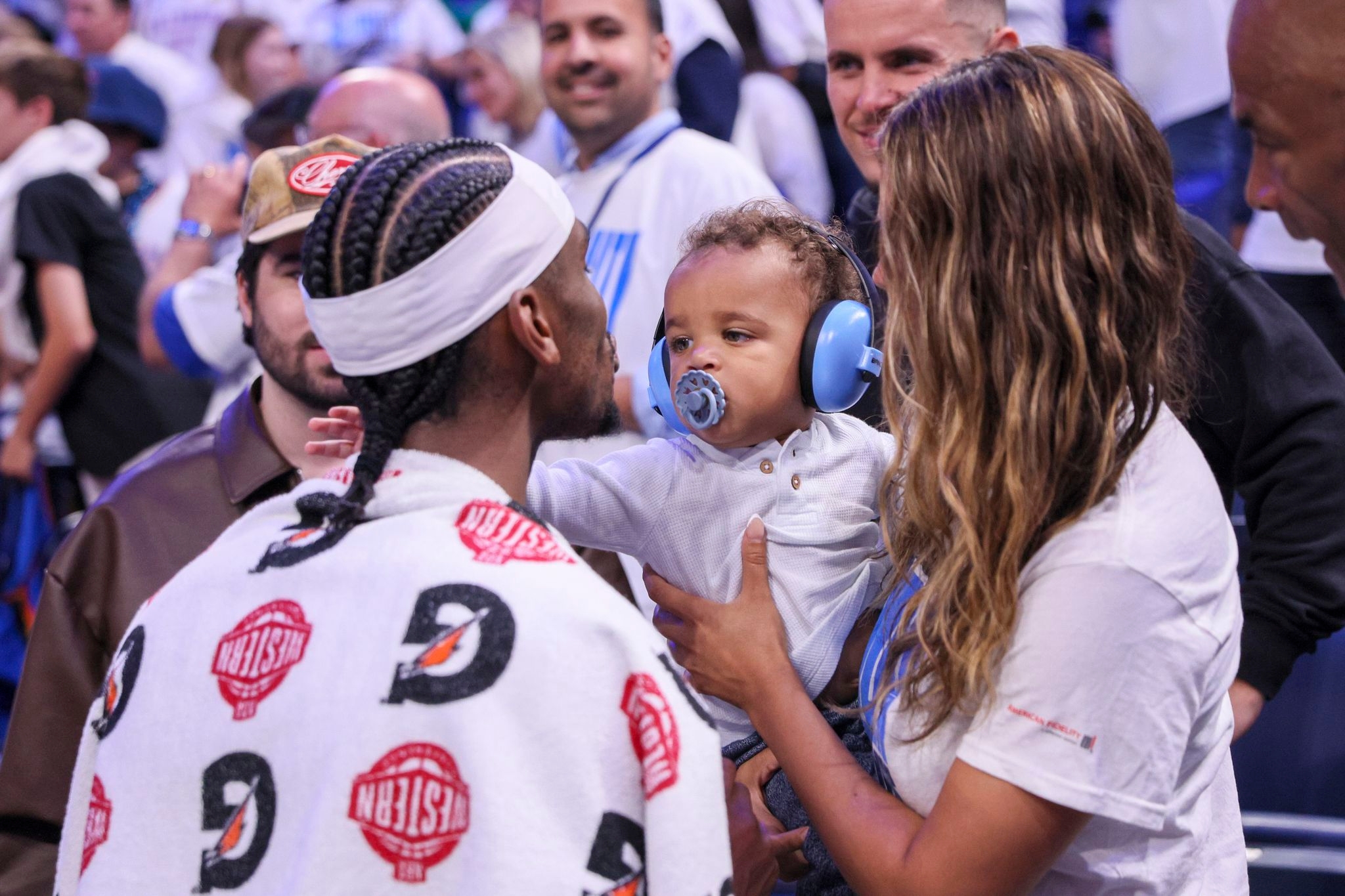 Shai Gilgeous-Alexander tearfully thanks wife during MVP speech