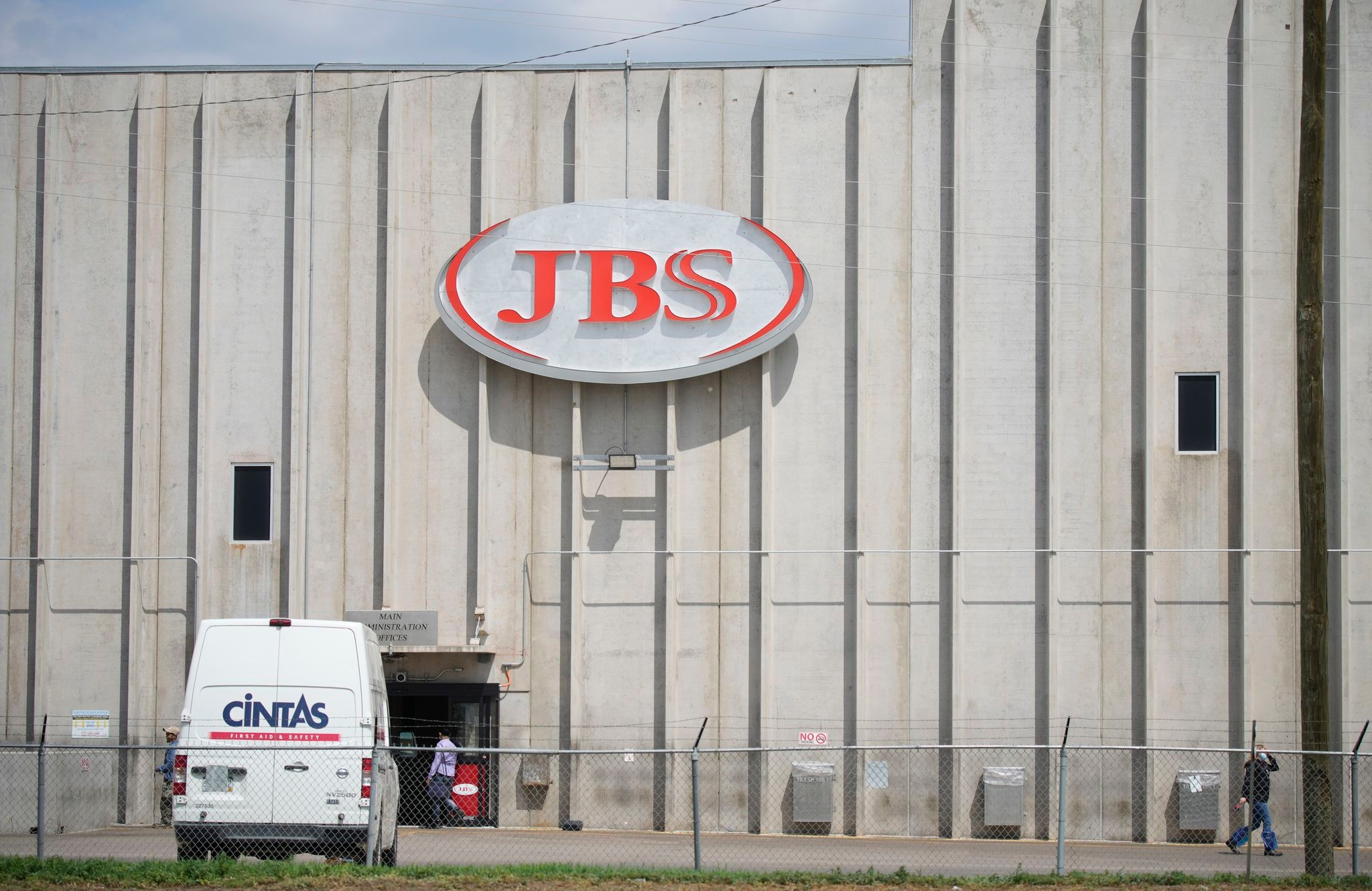 AP Exclusive: US meatpacking workers win back pensions in new union contract with JBS