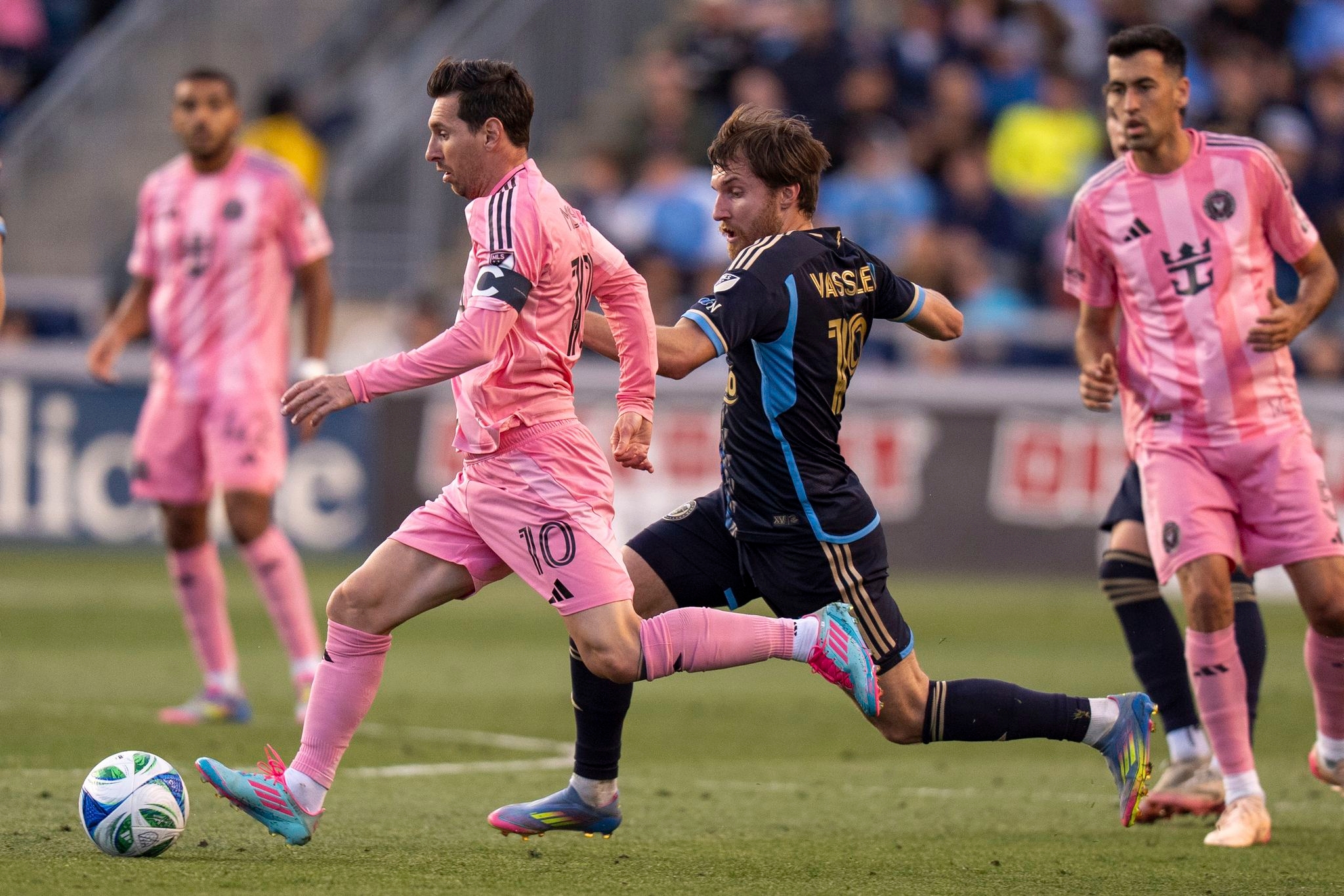 Messi's late free kick goal sparks Inter Miami to rally for a 3-3 tie against Union