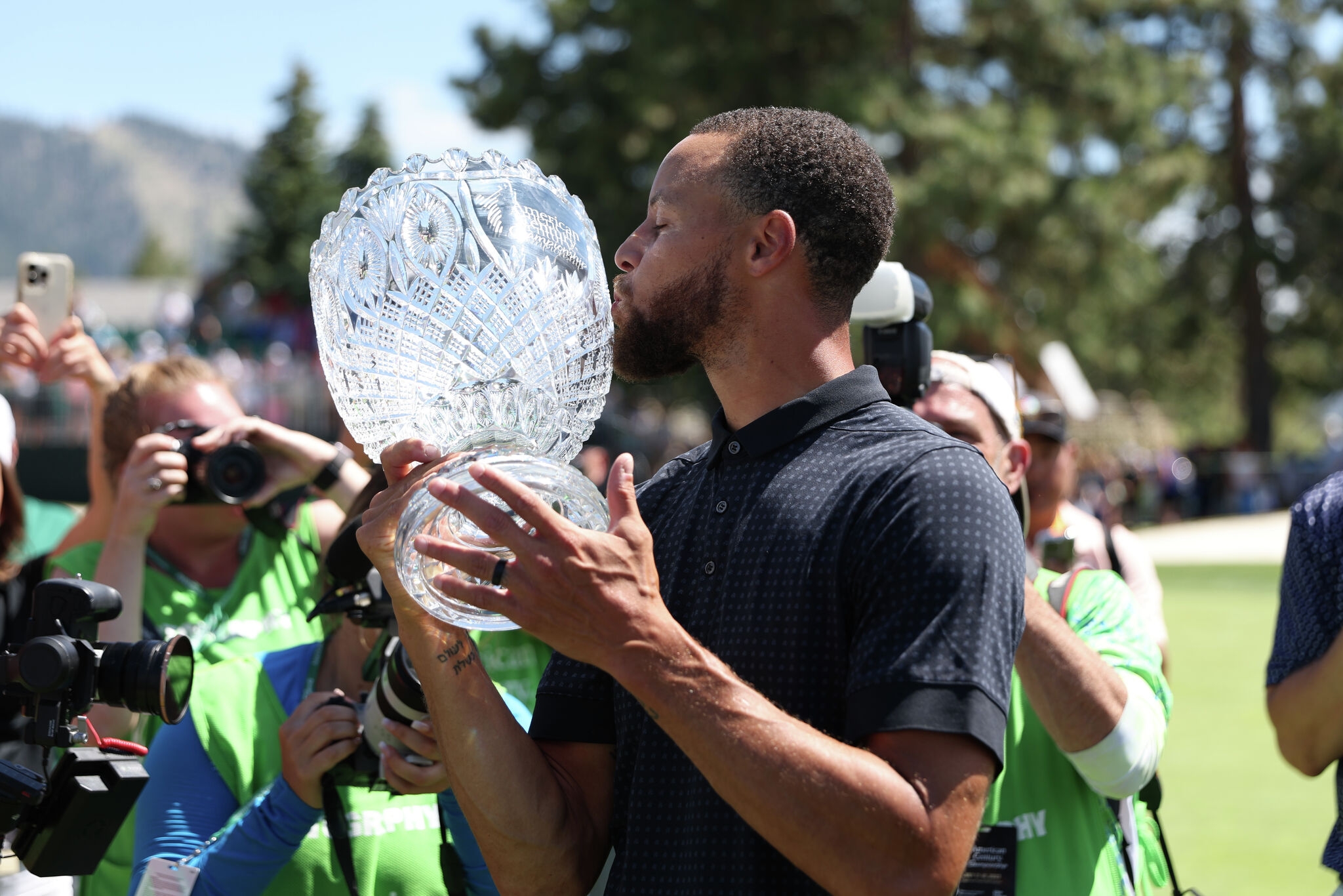 Warriors' Steph Curry commits to play in Lake Tahoe golf tournament