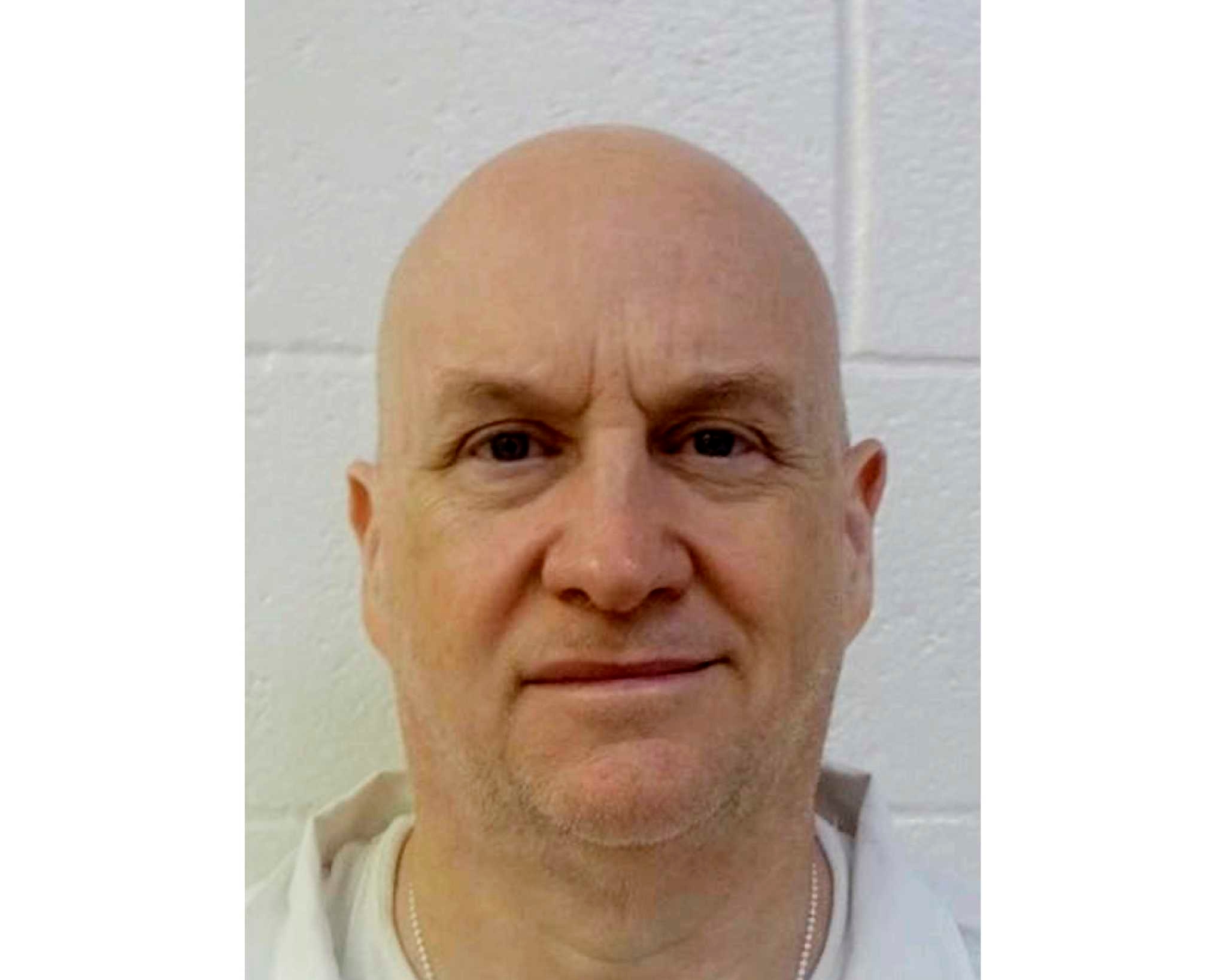 What we know about the escape of a former police chief and convicted killer in Arkansas