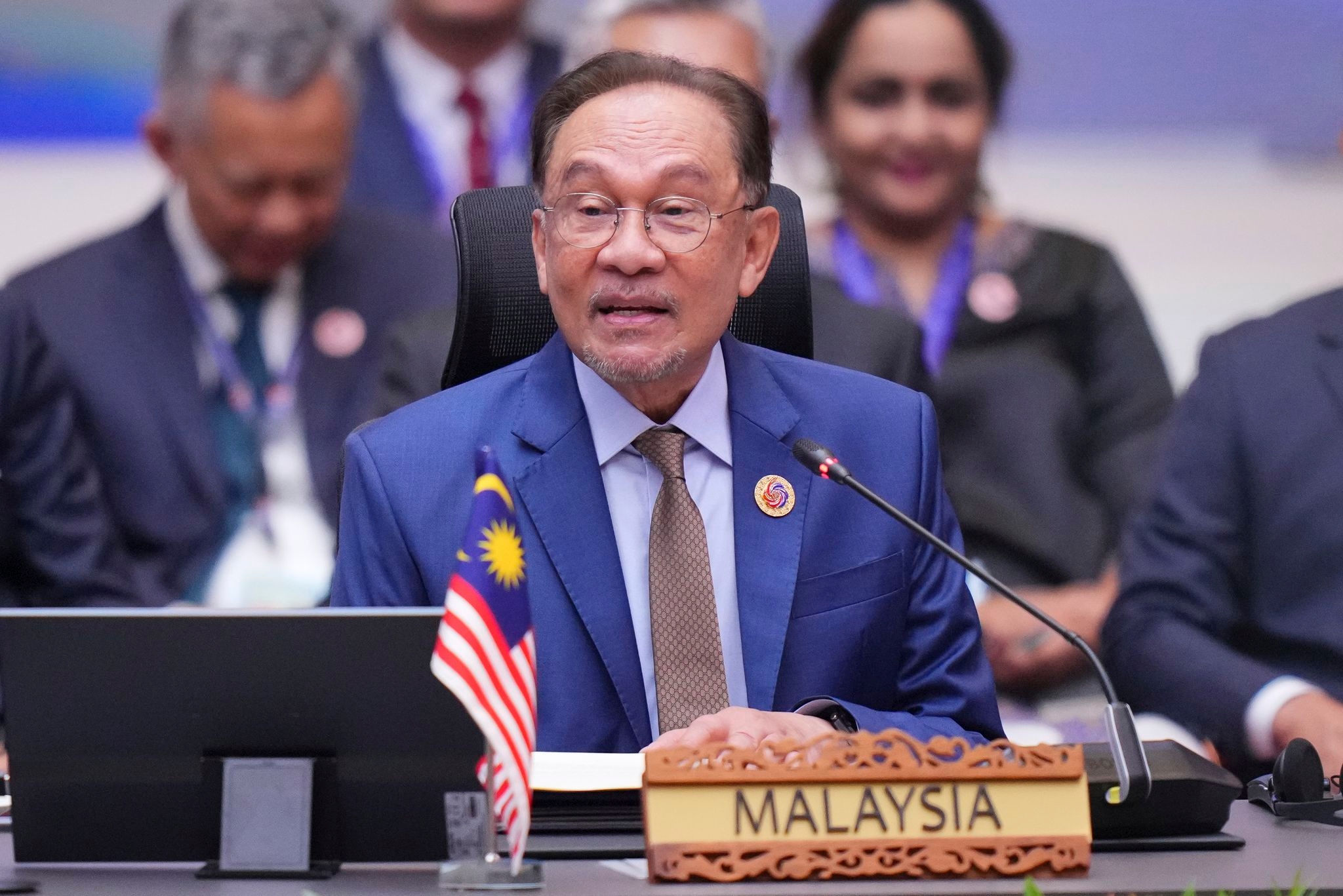 Malaysian leader Anwar wins a reprieve in a lawsuit alleging sexual misconduct