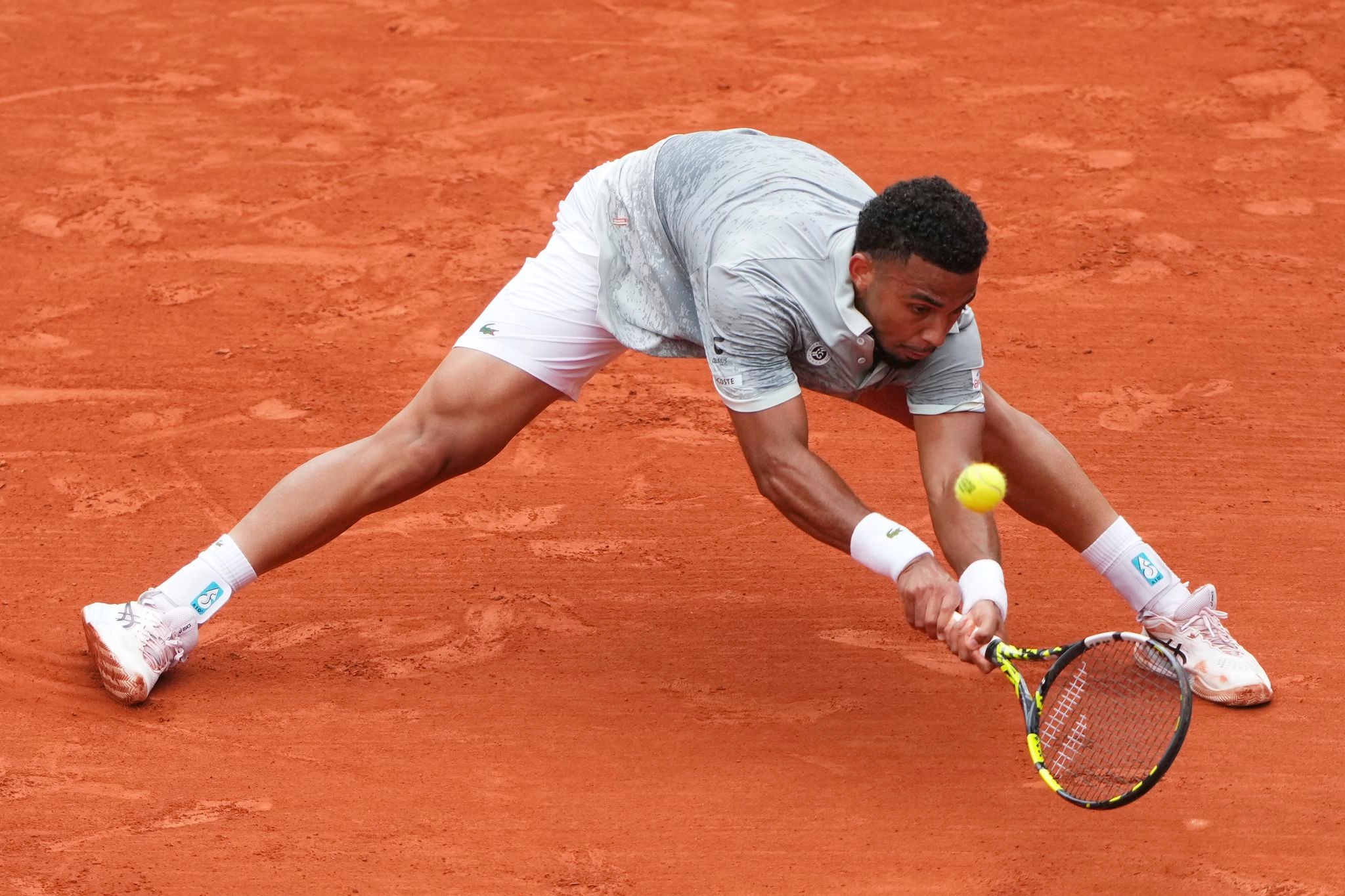 French Open: Arthur Fils has a stress fracture in his back. He was France's last man in the field