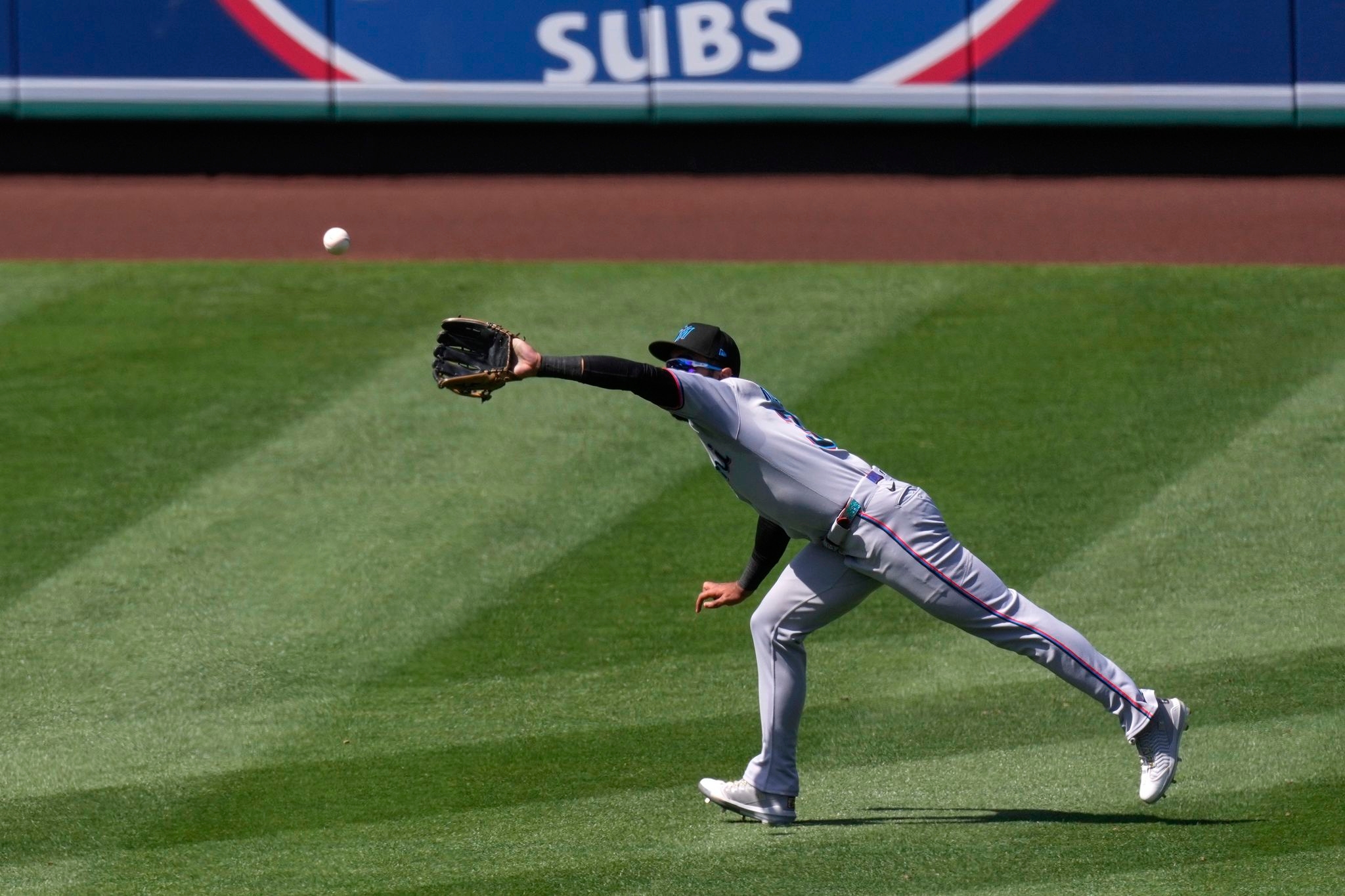 Marlins place OF Derek Hill on IL and bring up Victor Mesa Jr. from minors