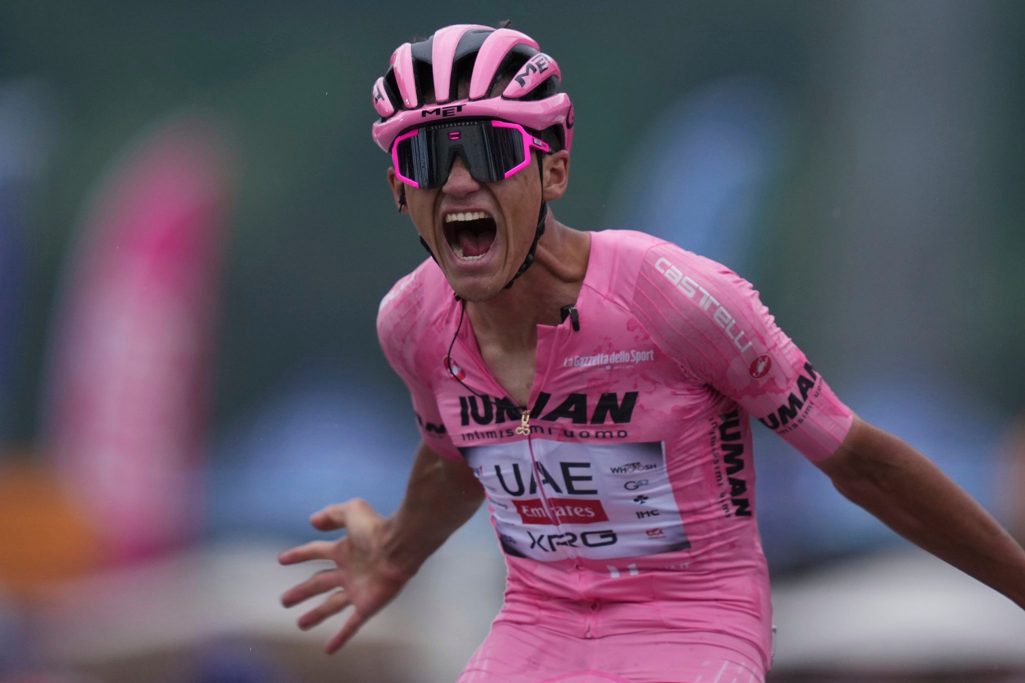 From disappointment to triumph: Giro leader Isaac Del Toro claims statement win on stage 17