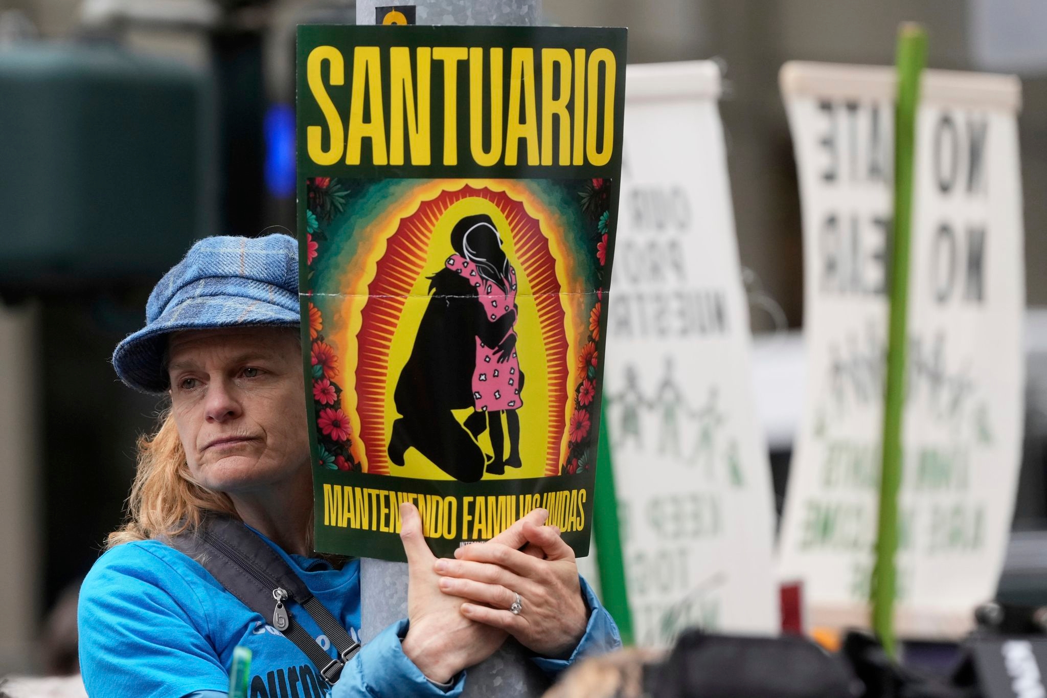 Immigrant rights advocates rally against ICE courthouse arrests in San Francisco