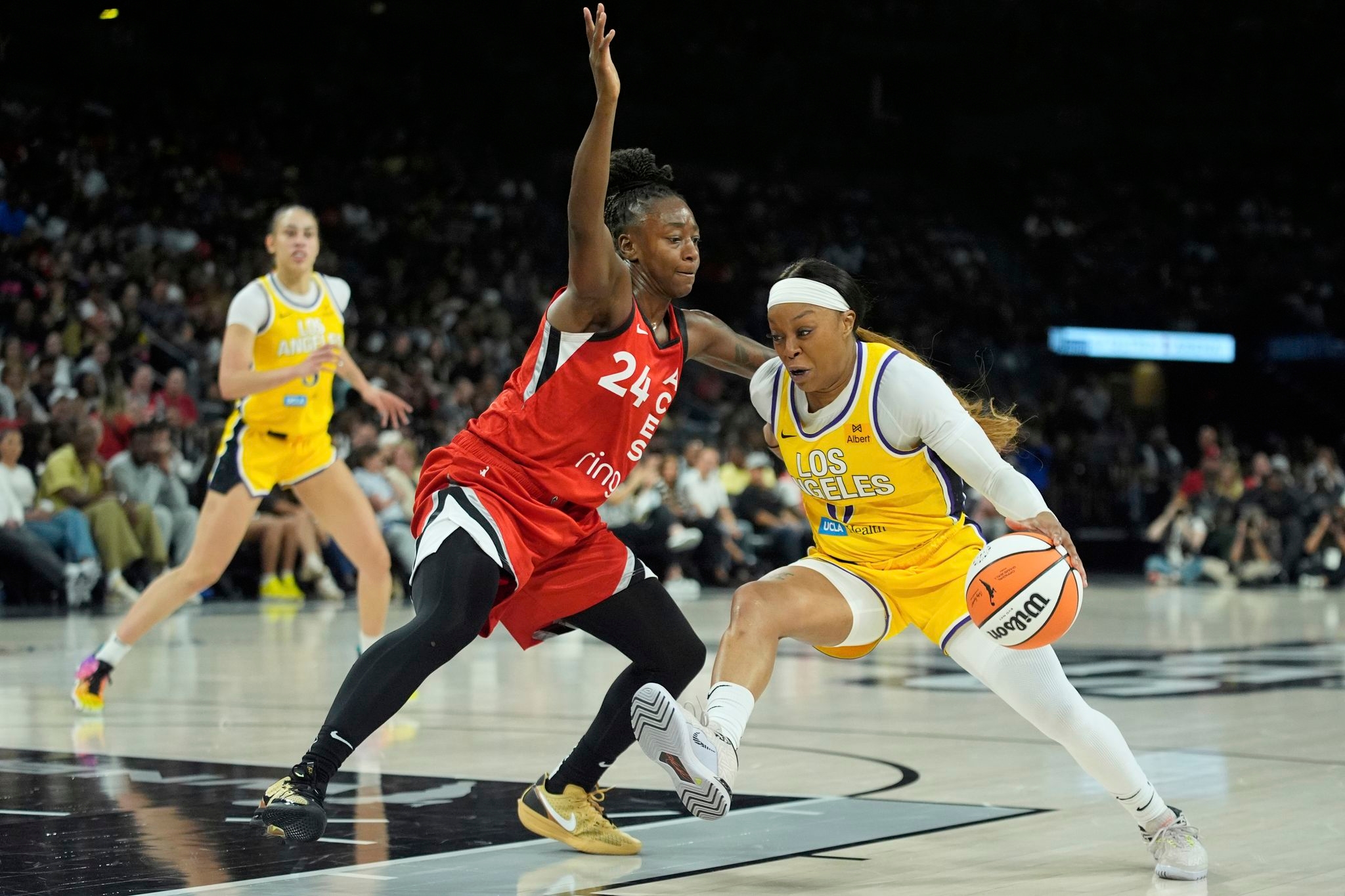 Loyd has breakout game in Aces' victory over Wings after slow start this season