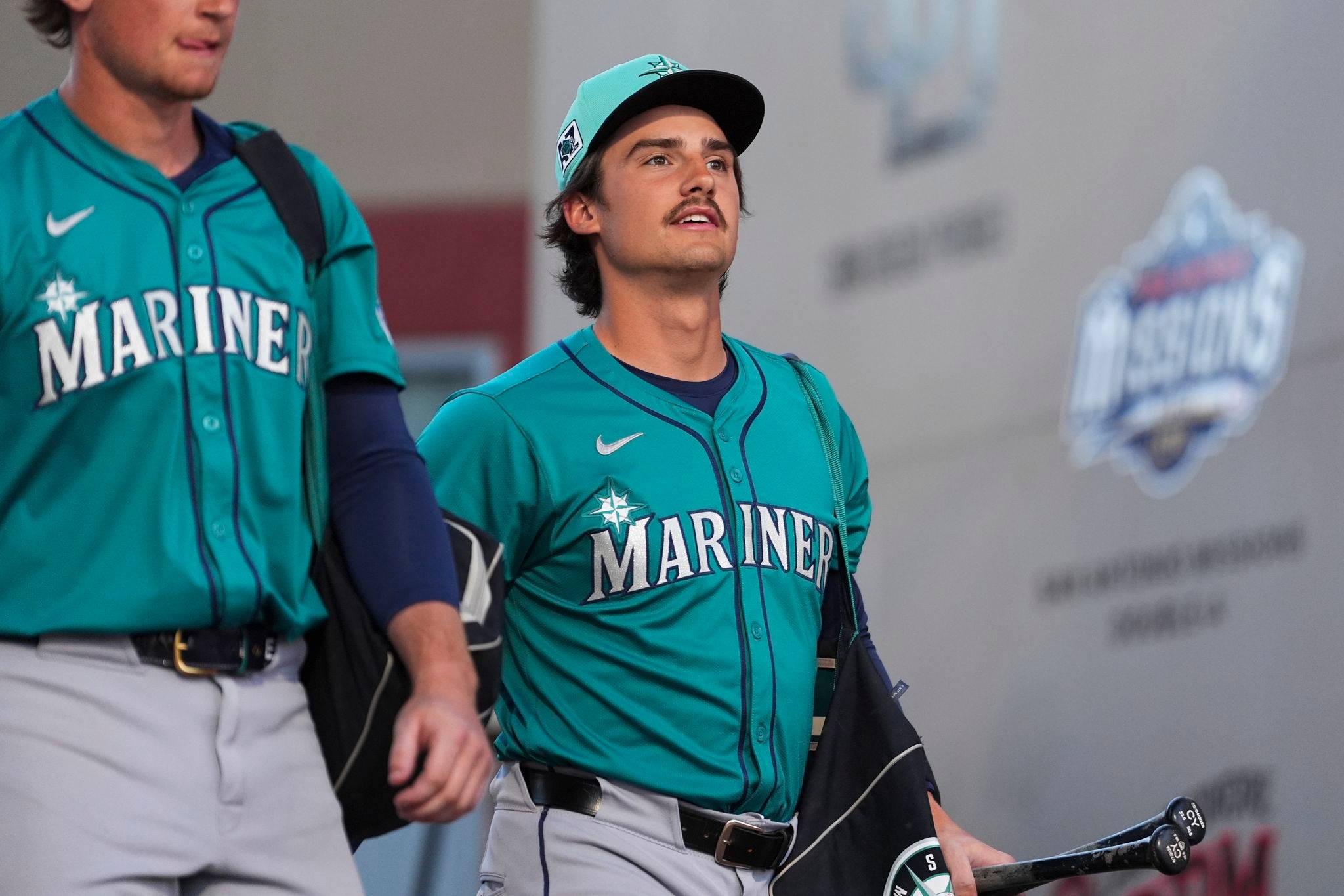 Mariners promote infield prospect Cole Young