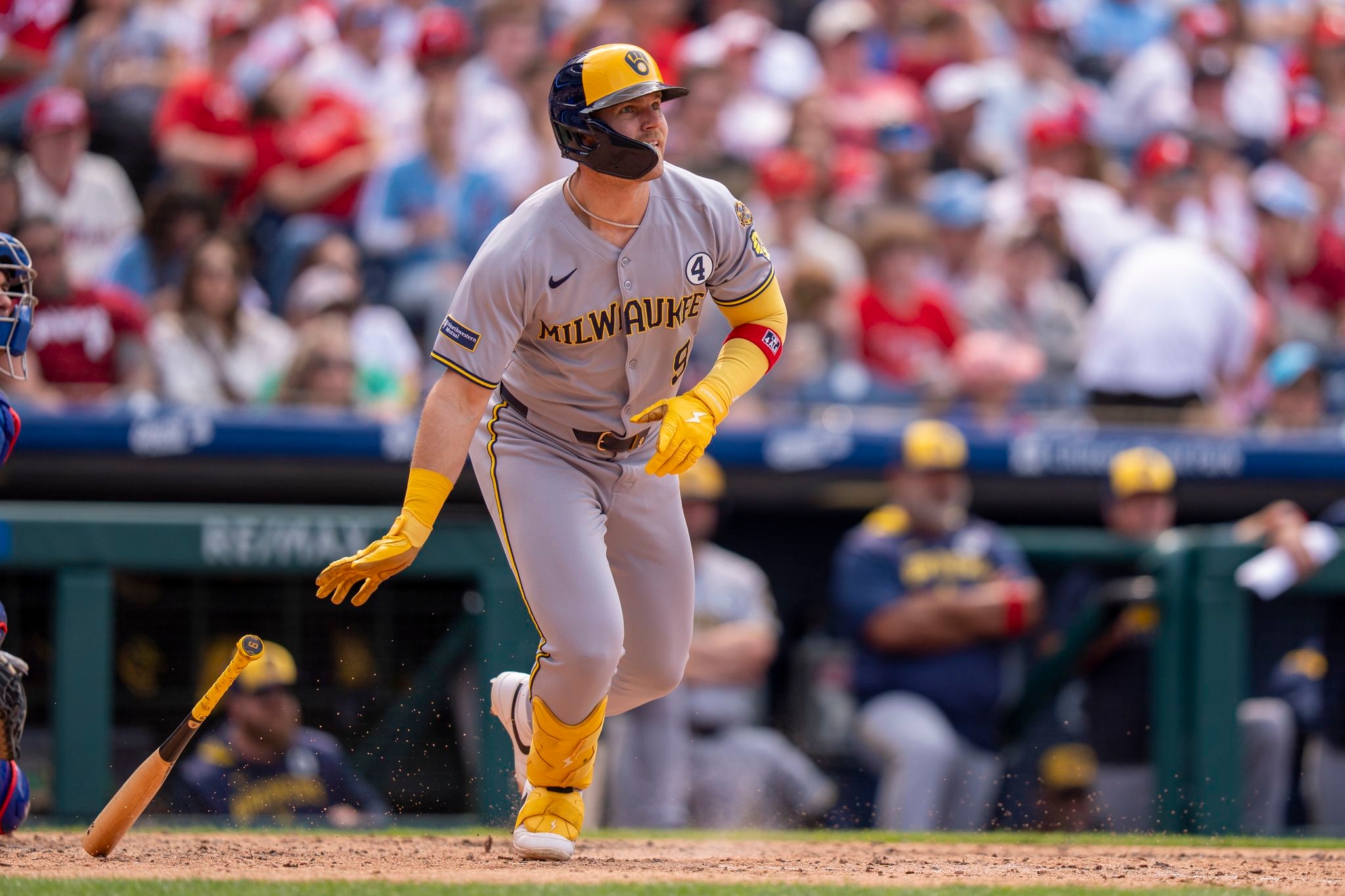 Bauers' pinch-hit 2-run double helps Brewers extend winning streak to 7 with sweep of Phillies