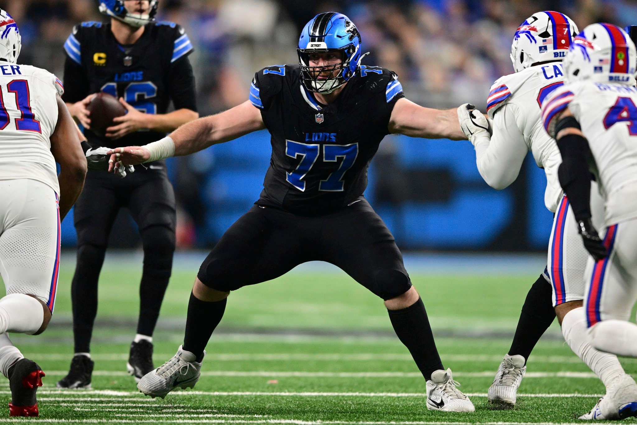 Lions add veteran Trystan Colon to offensive line that lost center Frank Ragnow to retirement