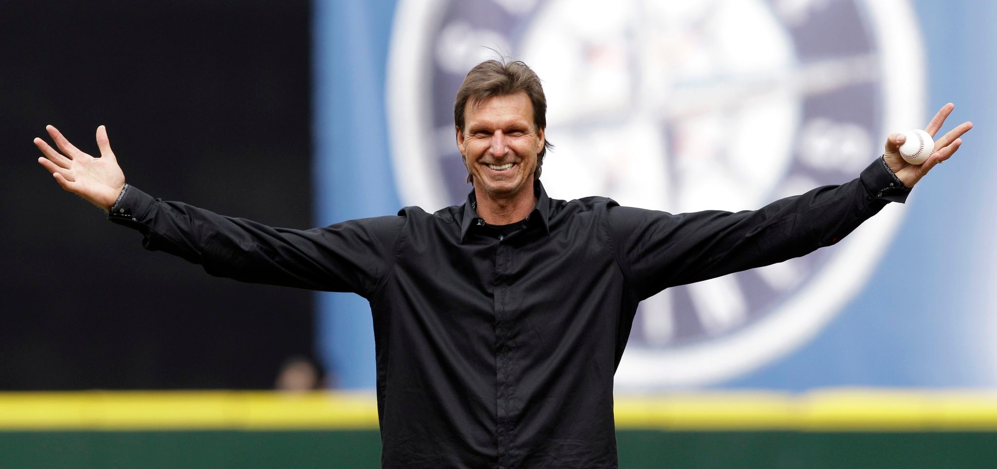 Mariners will retire Randy Johnson's No. 51 during the 2026 season