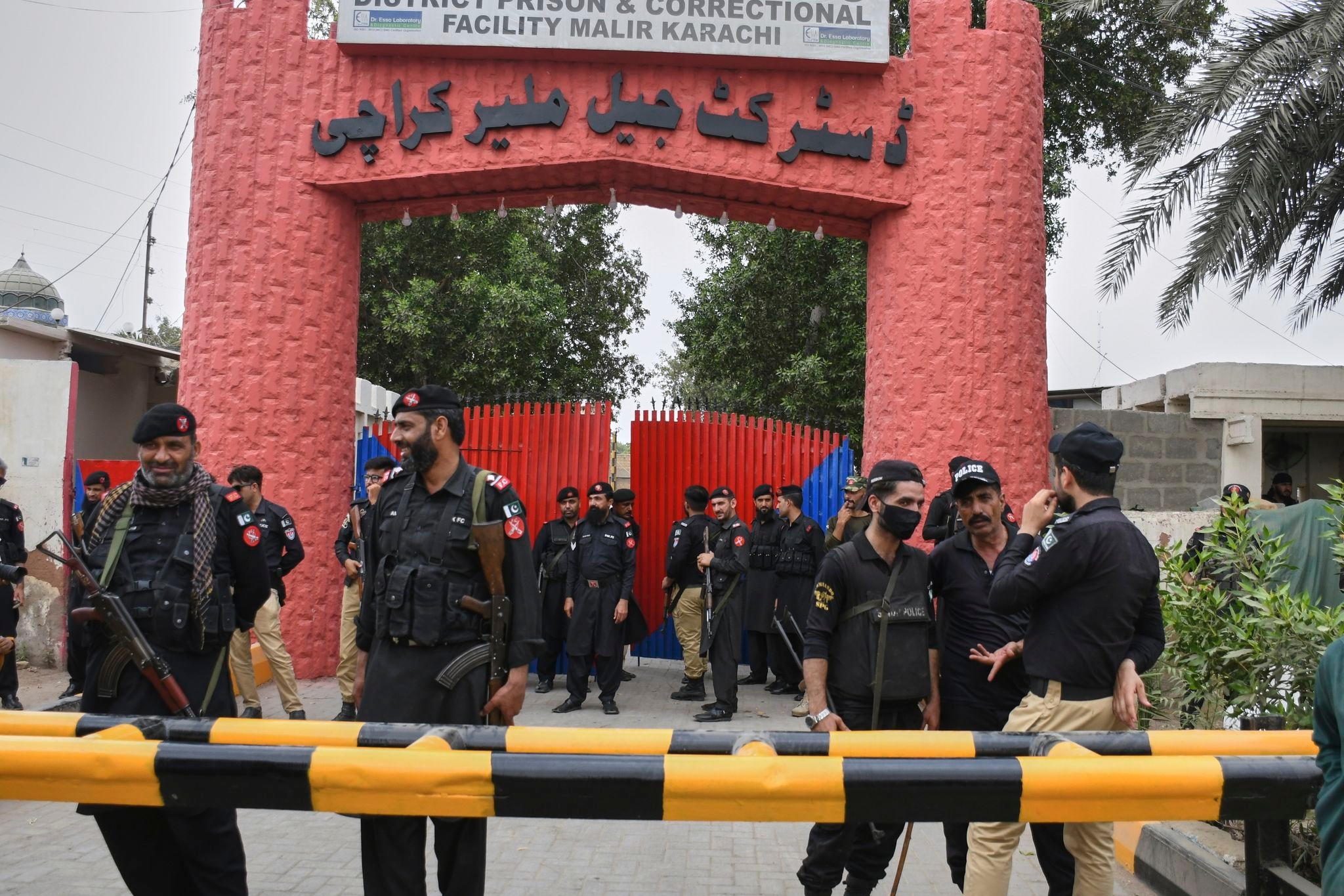 Over 100 inmates escape from a Pakistan prison after an earthquake evacuation in Karachi