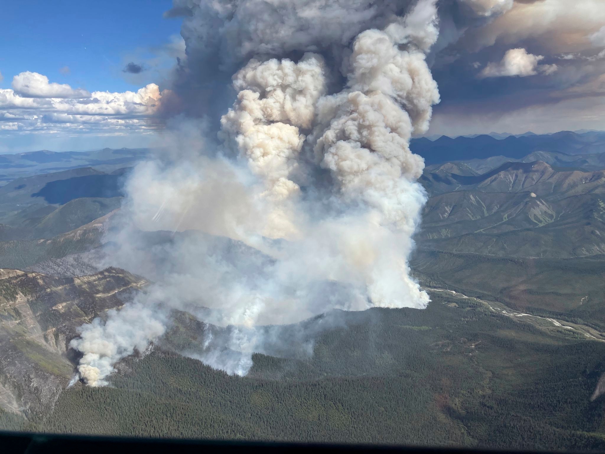 Canadian wildfire smoke causes 'very unhealthy' conditions in American Midwest and reaches Europe