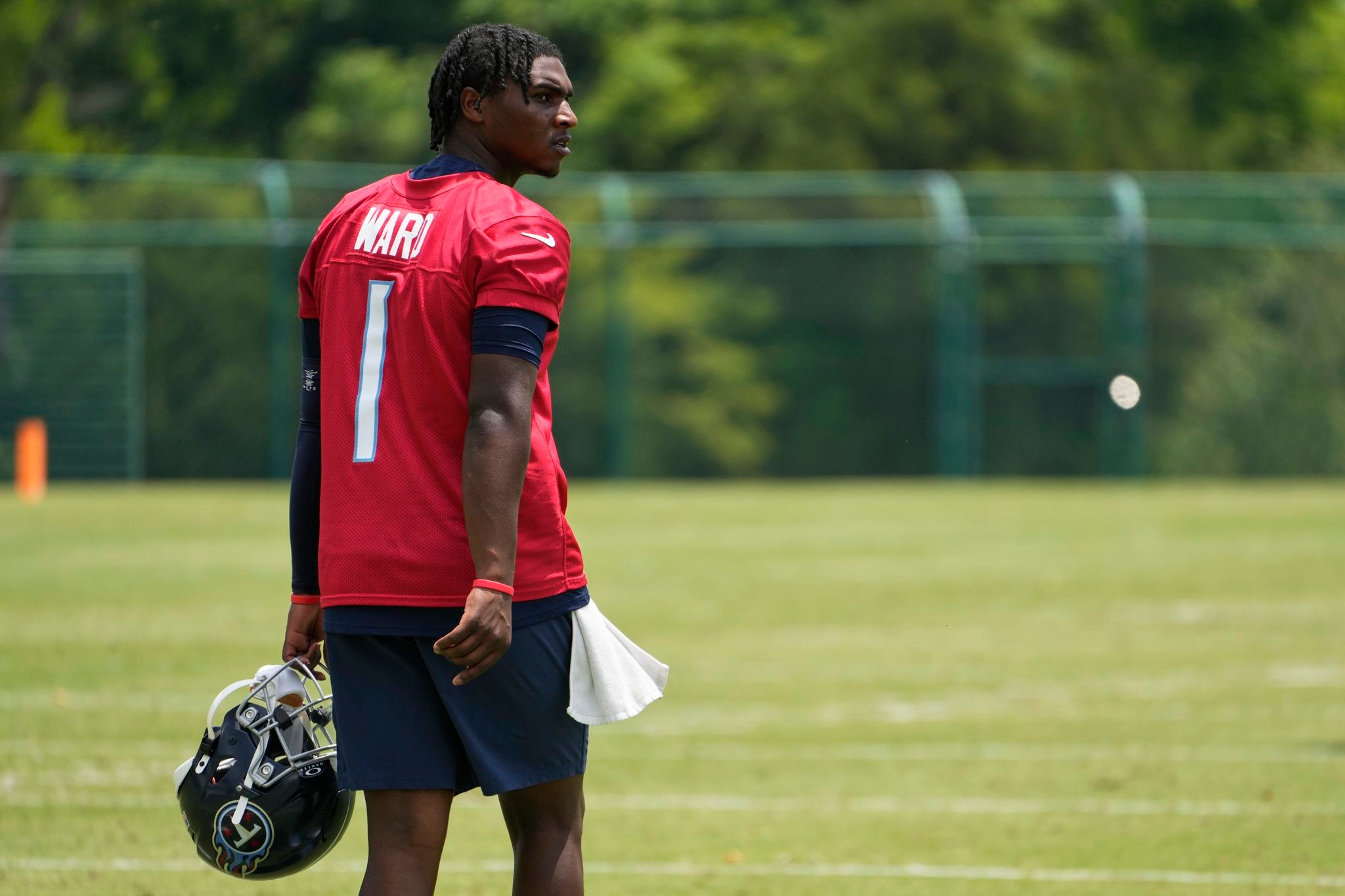 Titans revamp their offensive line to protect No. 1 draft pick Cam Ward