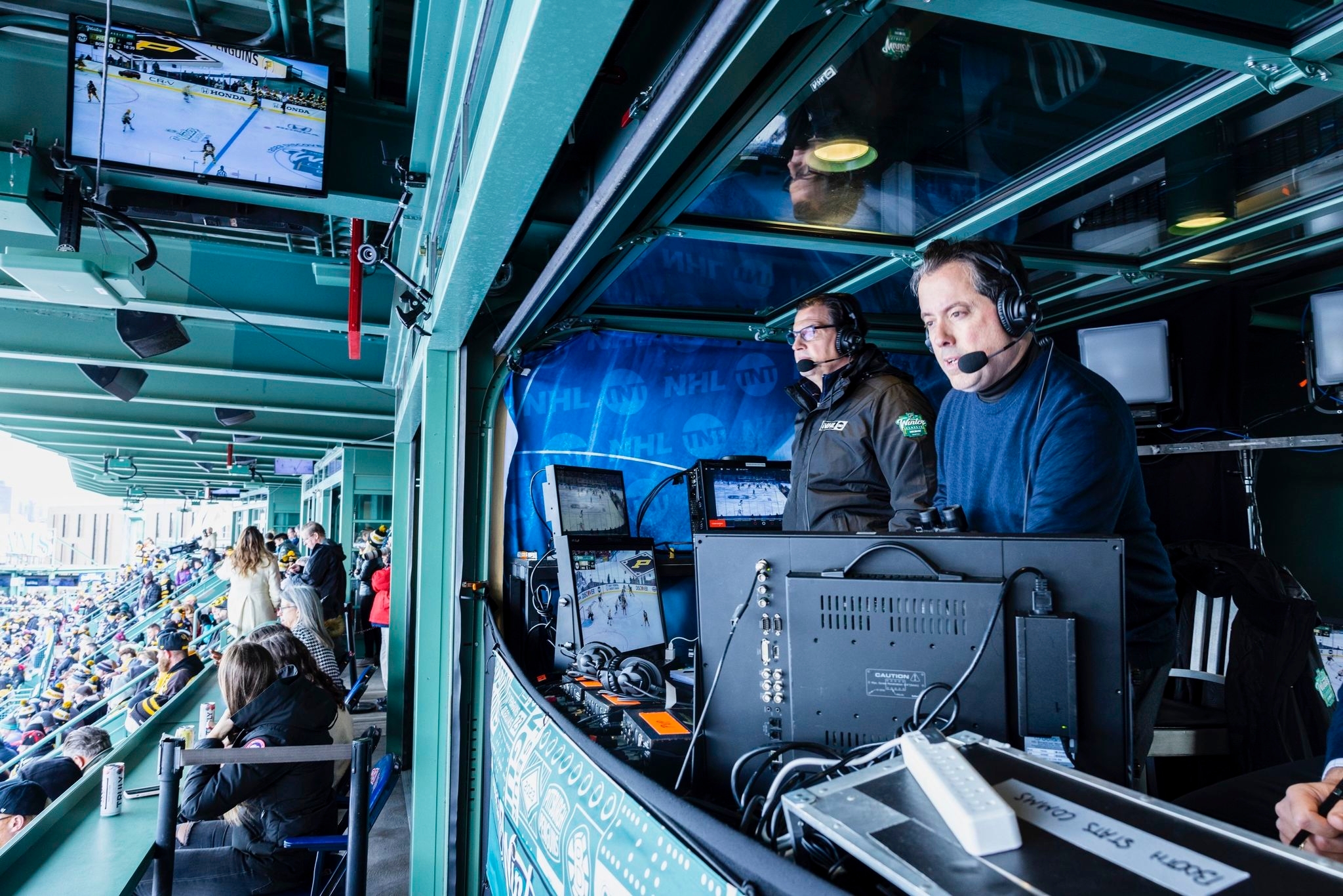 TNT's Kenny Albert wraps up a memorable 9-month stretch with the Stanley Cup Finals