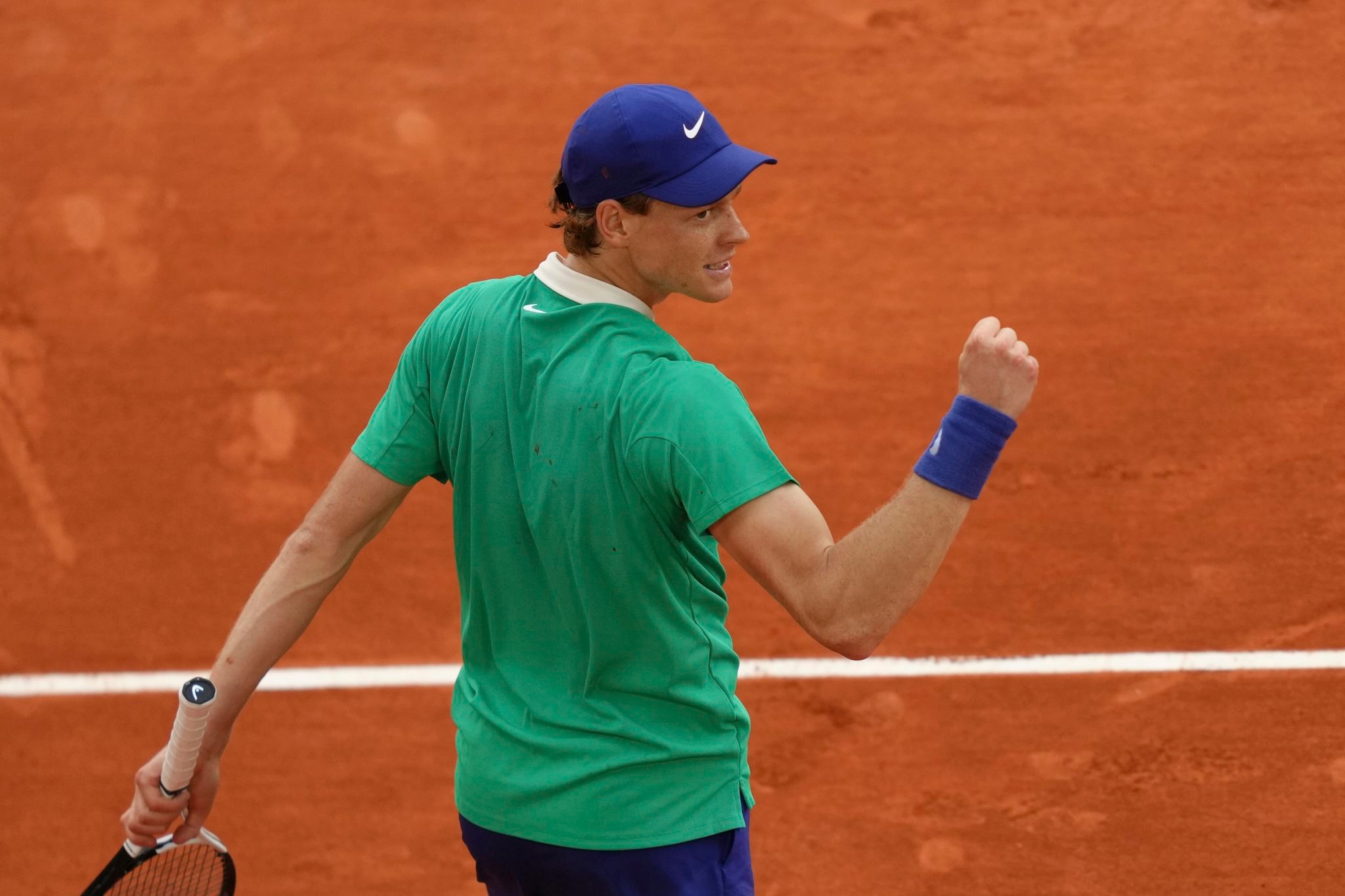 French Open: Jannik Sinner wins his 19th consecutive Grand Slam match and returns to the semifinals