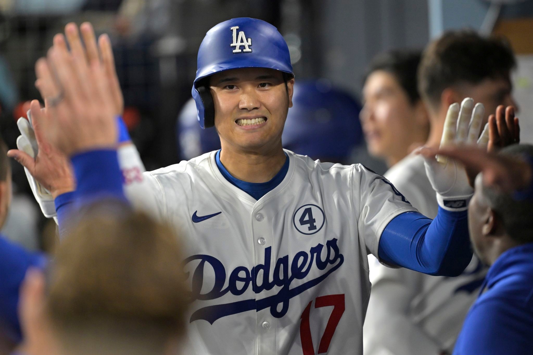 Dodgers manager Dave Roberts gifts pink toy luxury car to Shohei Ohtani's baby daughter