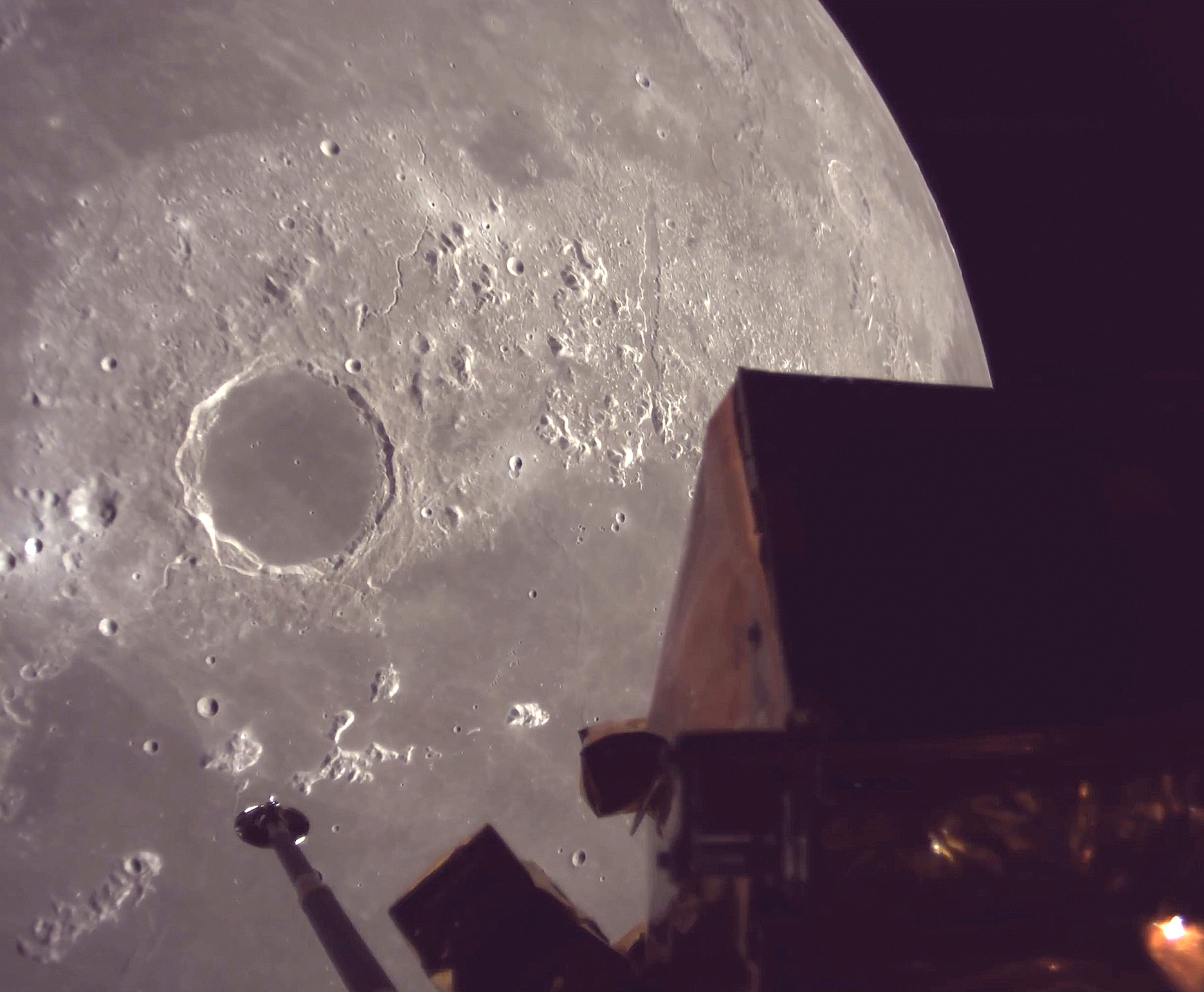 Private Japanese lunar lander heads toward a touchdown in the moon's far north