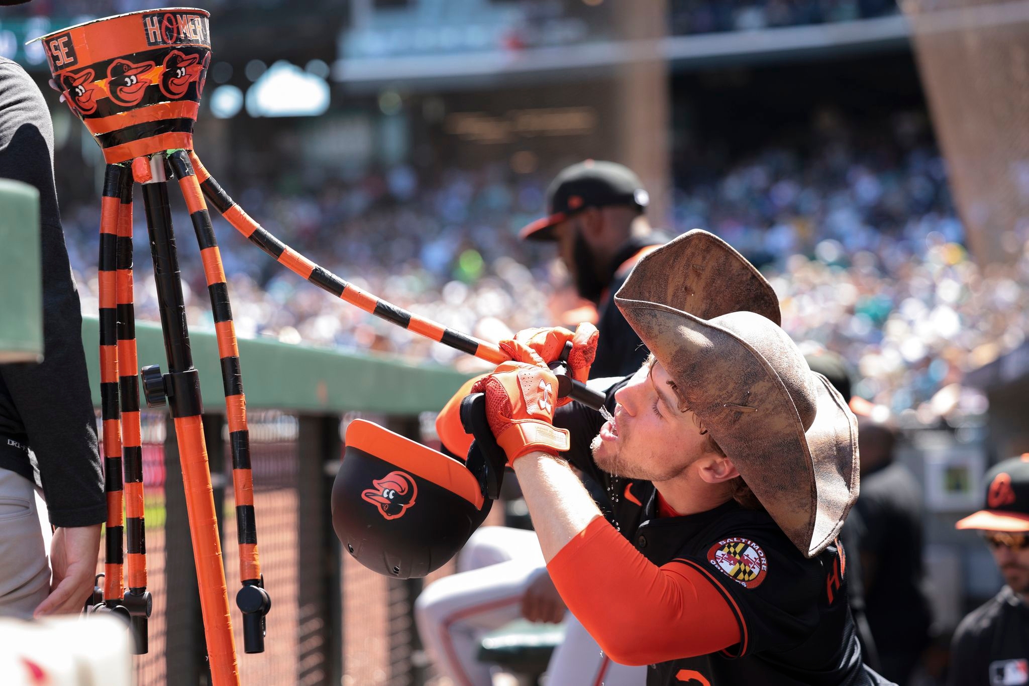Rutschman and Henderson hit back-to-back homers and Orioles beat Mariners 4-3 for 3-game sweep