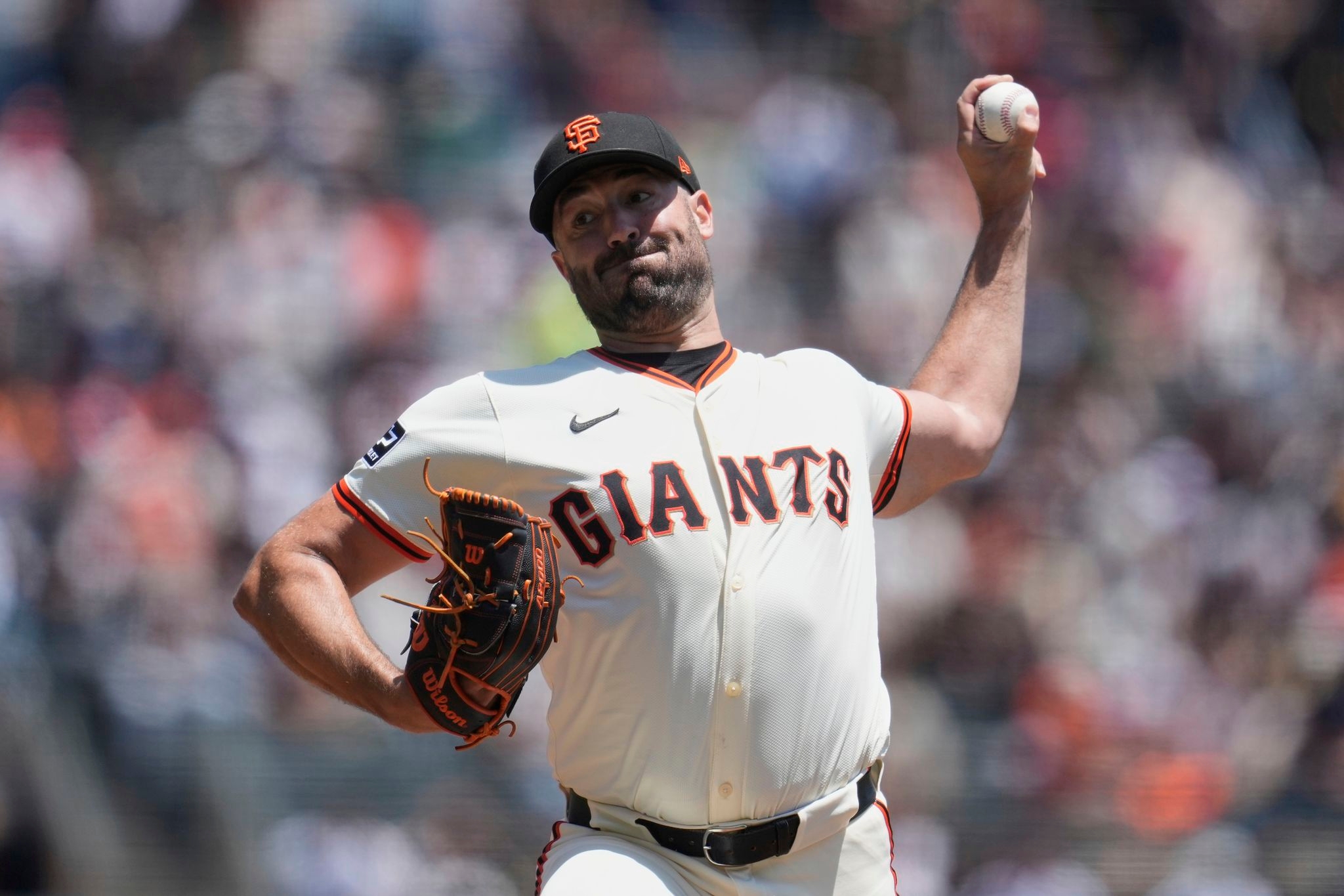 Ray strikes out 9 and becomes NL's first 8-game winner as Giants beat Padres 3-2