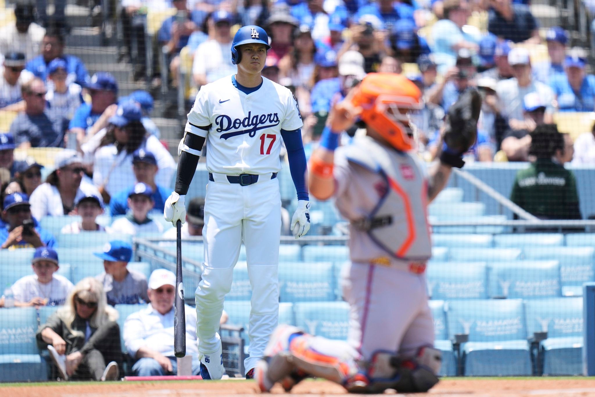 Conforto comes through, Dodgers rally in 8th for 6-5 victory abetted by Mets fielding mishap