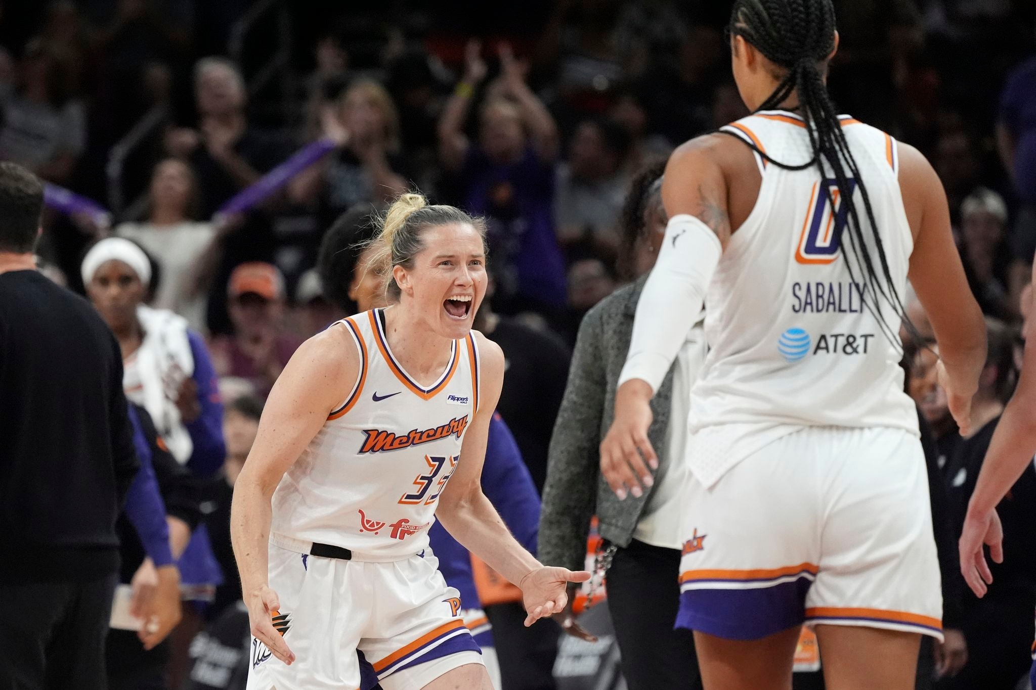 Rookie Lexi Held scores season-high 24 points as Mercury close on 18-1 run to beat Valkyries 86-77