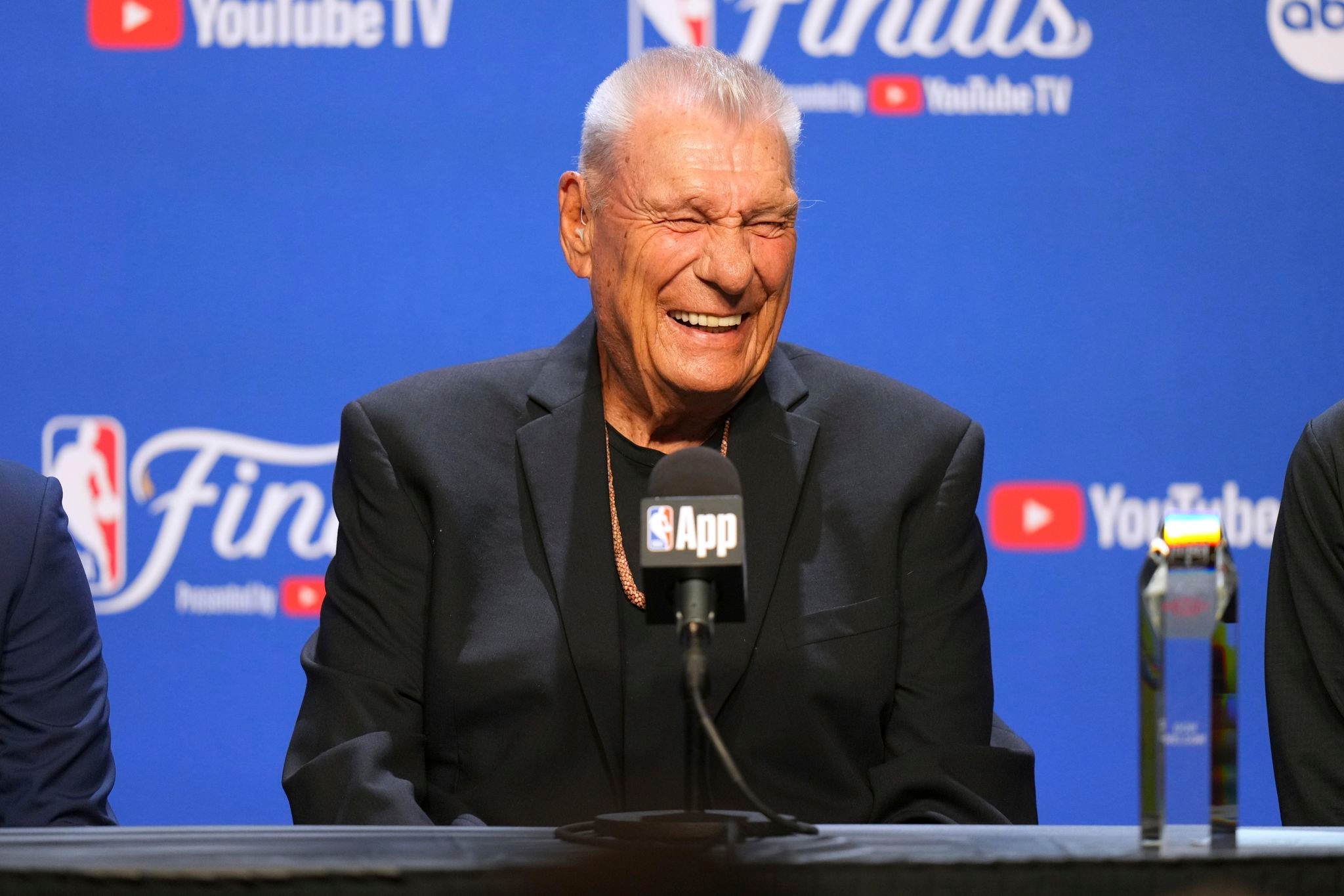 Don Nelson expresses his disappointment with Luka Doncic trade by wearing the star's shoes