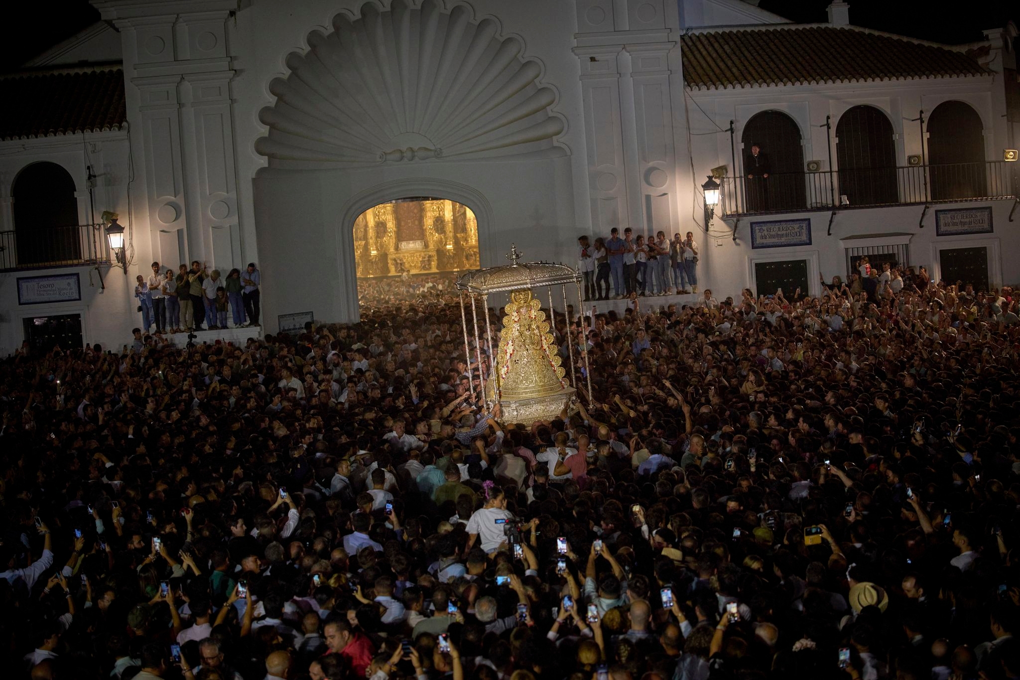 Sweat, tears, devotion: Pilgrims cross the wilderness to honor the Rocío Virgin in Spain