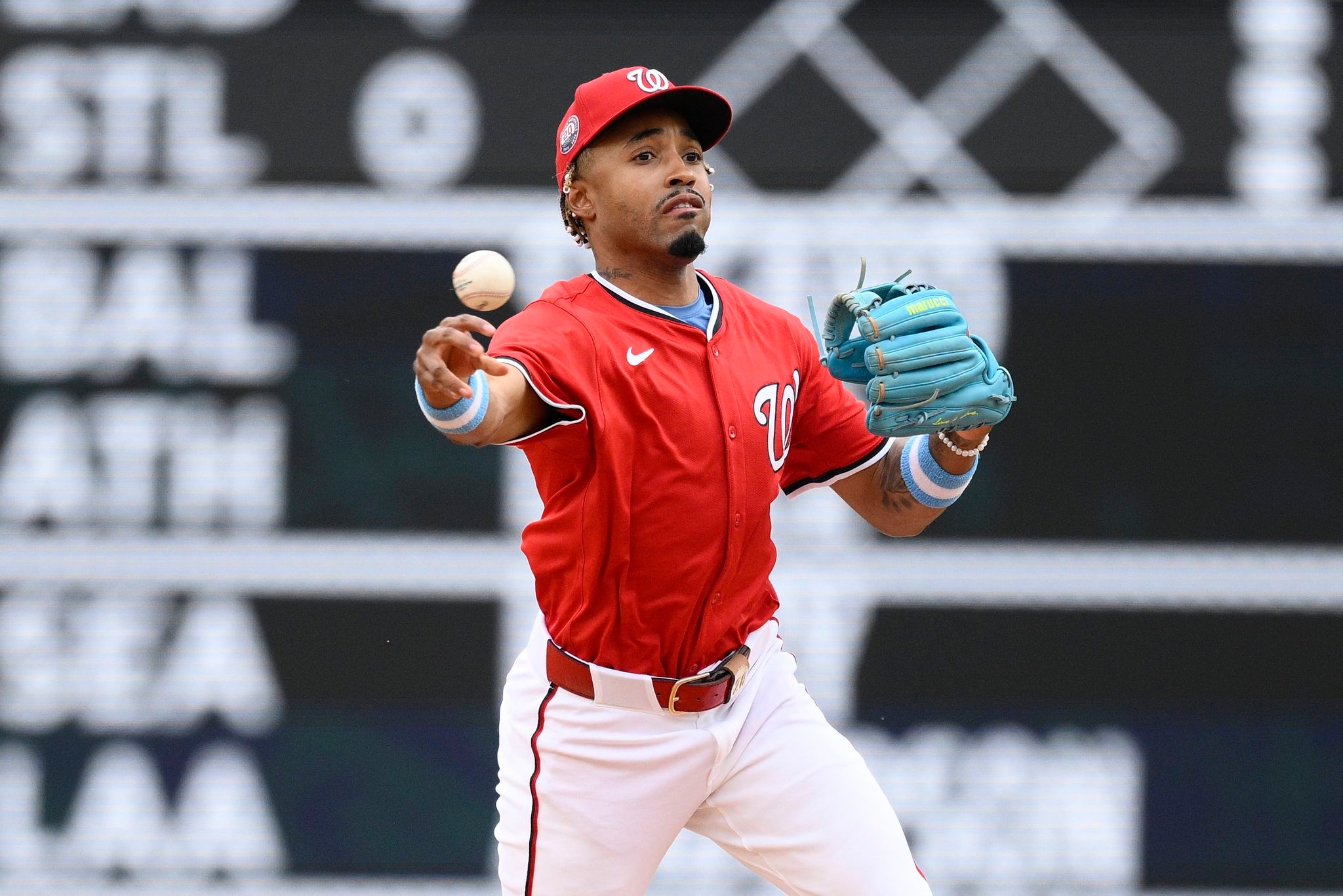 Nationals recall 1B/DH Andrés Chaparro from minors after sending down infielder Nasim Nuñez