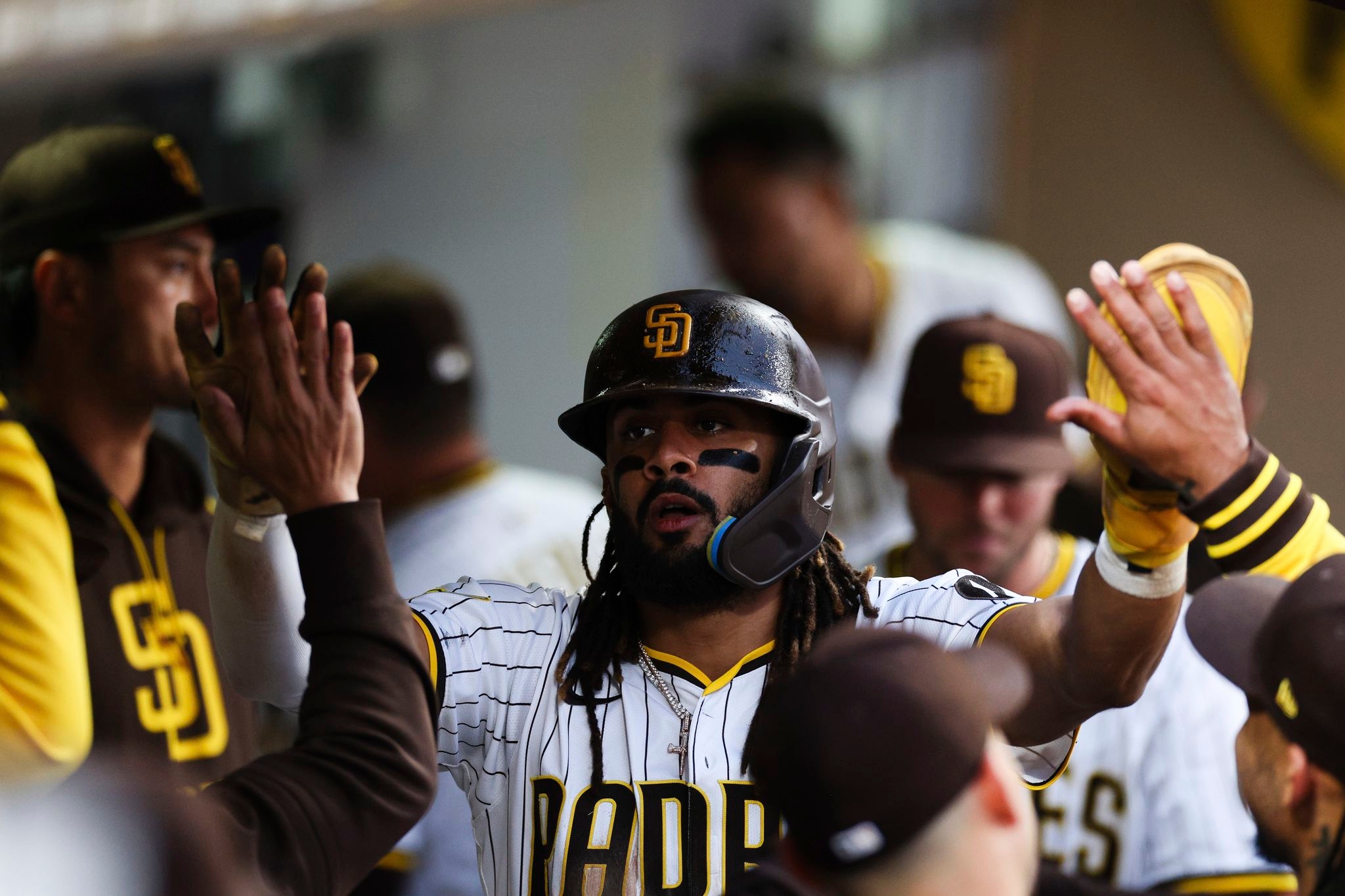 Manny Machado's 5 RBIs lead Padres' 11-1 rout of pitching-poor Dodgers