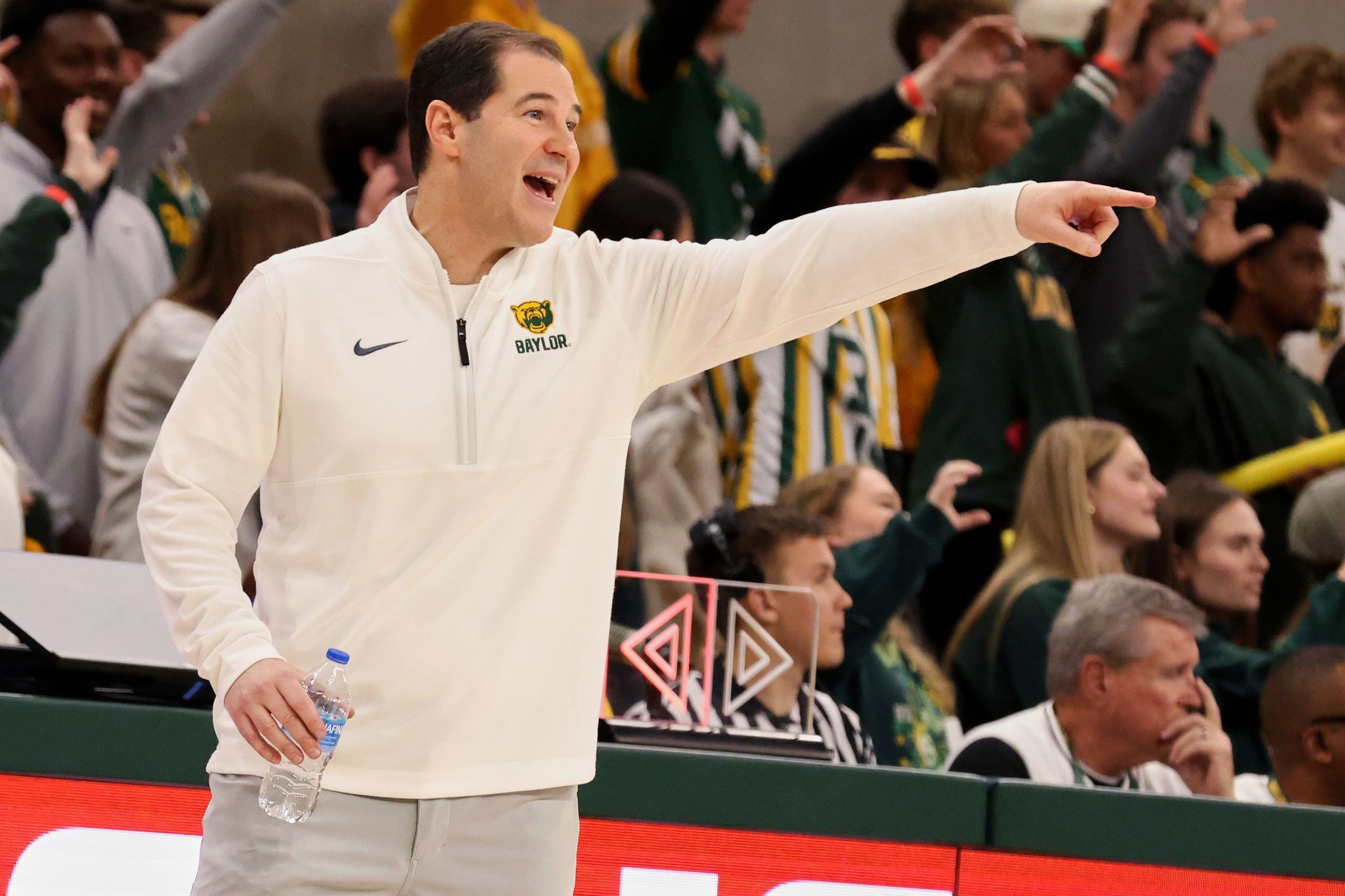 With no players left from last season's team photo, Baylor begins summer practice with new roster