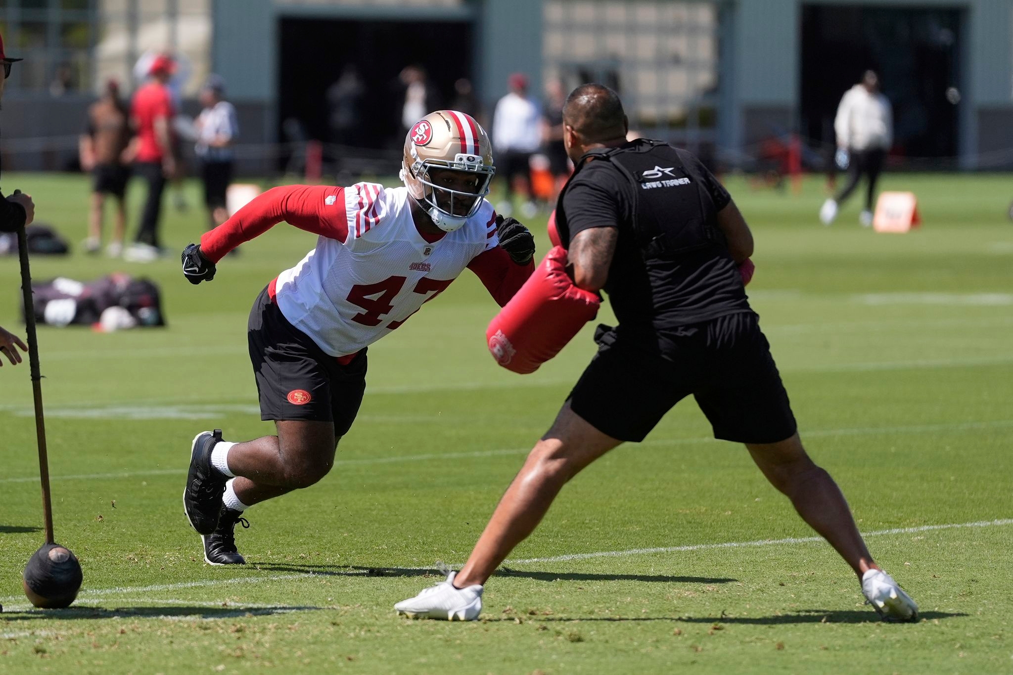 49ers and Bryce Huff hope the pass rusher will be a perfect fit in San Francisco
