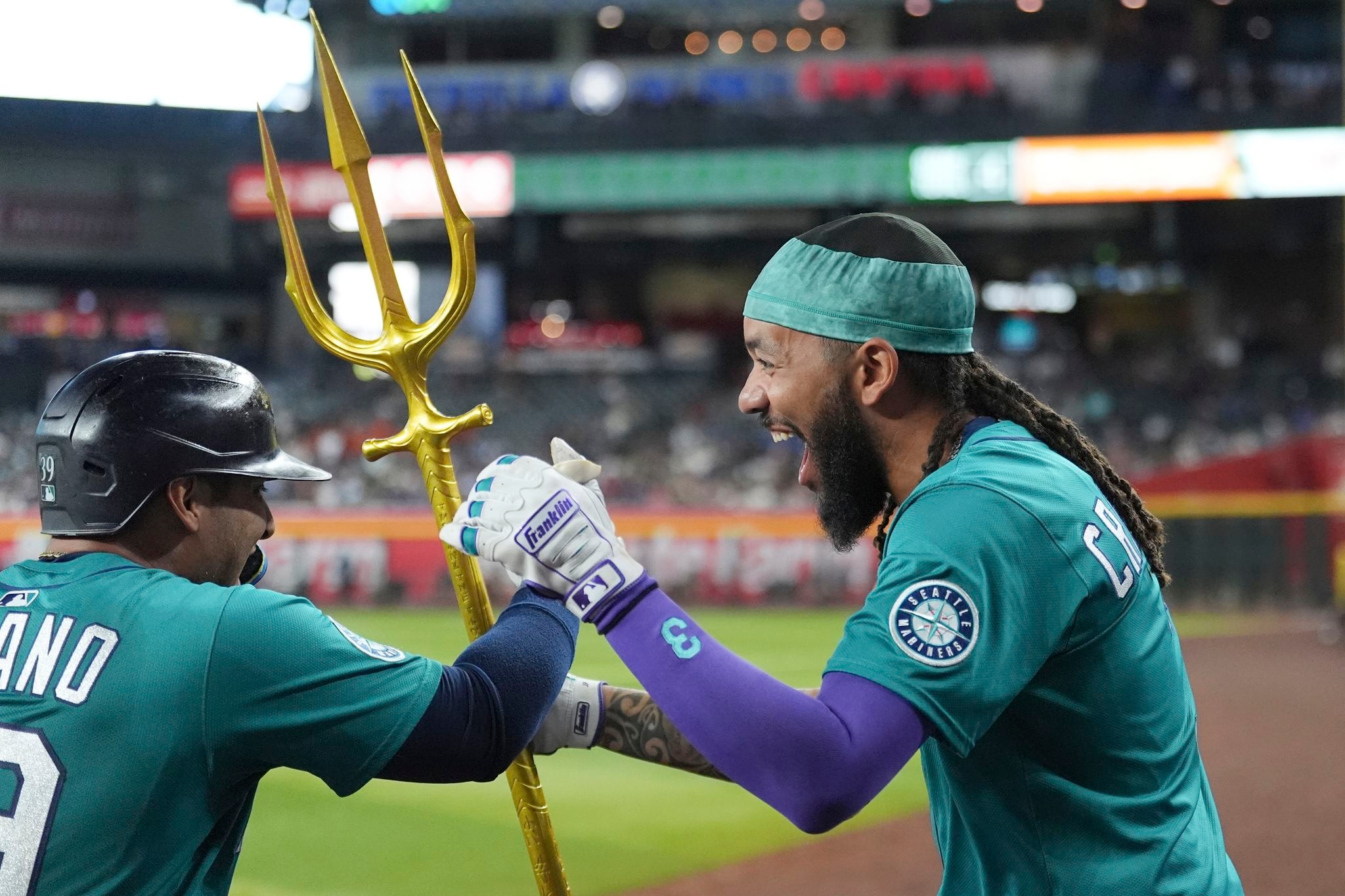 Eugenio Suárez's 3rd grand slam of the season lifts D-backs over Mariners 5-2 for 3-game sweep