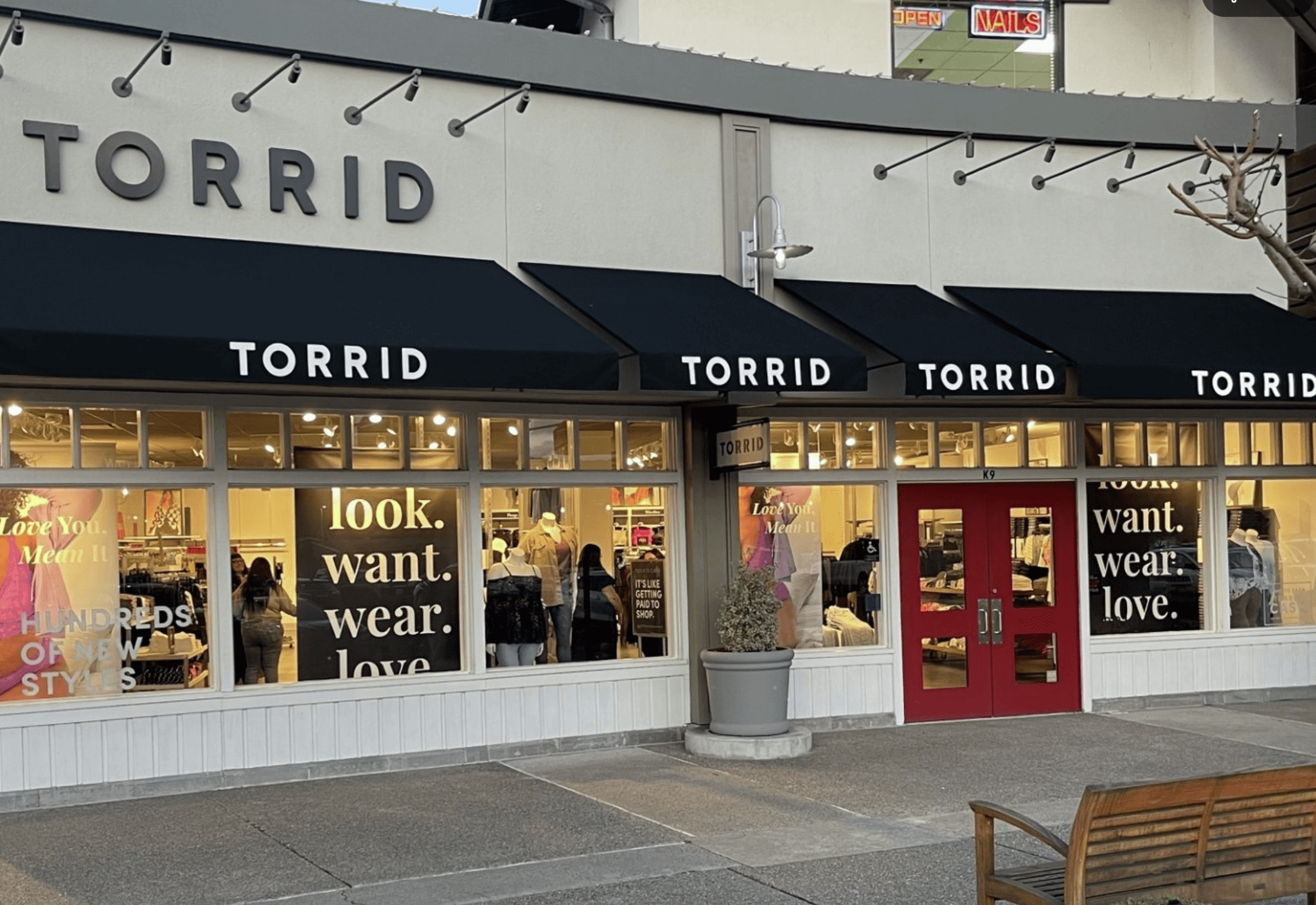 Popular clothing chain closing 180 stores — Bay Area locations could be among them