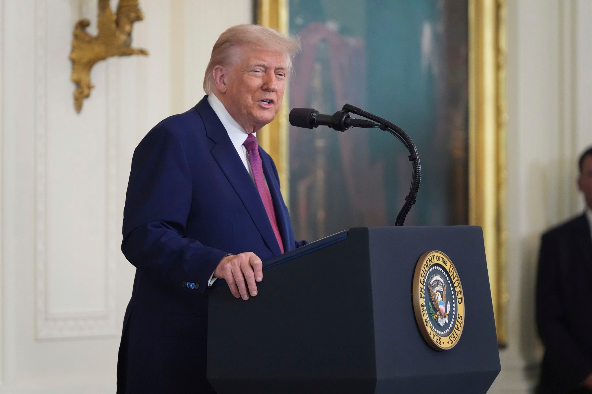 Trump signs measure blocking California's ban on new sales of gas-powered cars