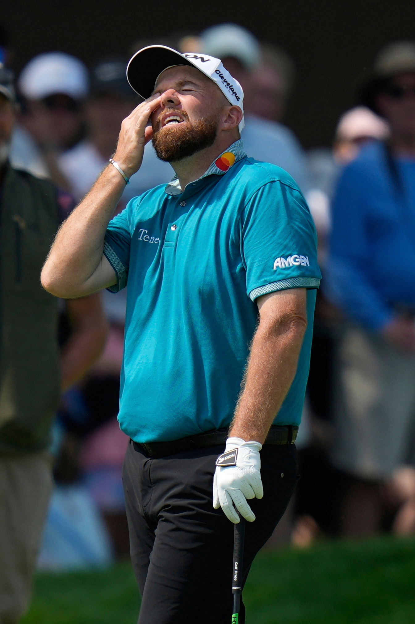 A US Open oops for Lowry, who gets a penalty after picking up his ball but forgetting to mark