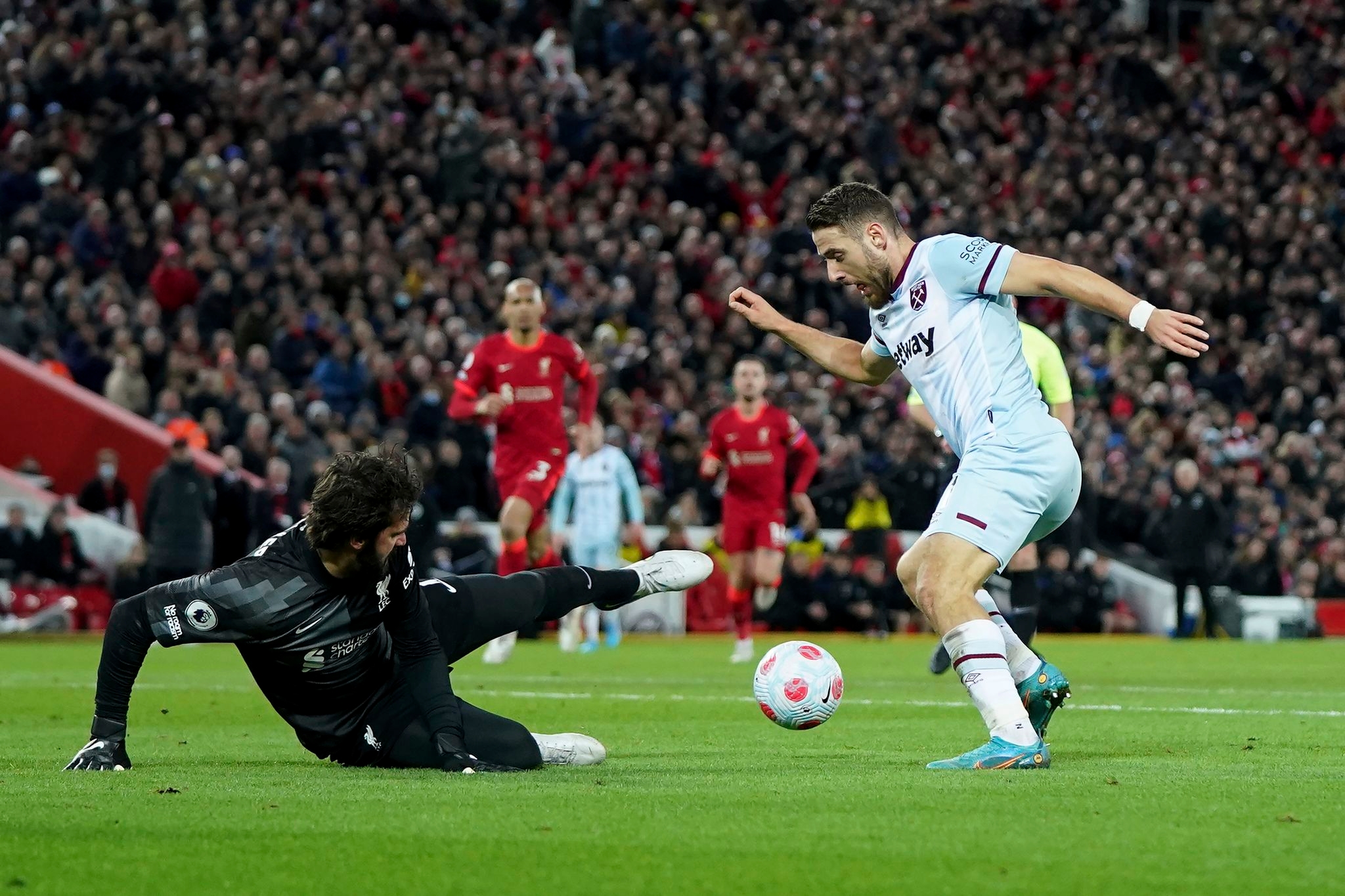 West Ham $10M transfer payment to CSKA Moscow held up by UK sanctions