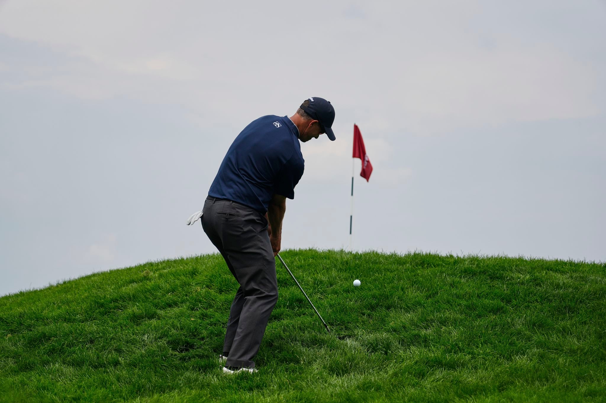 Sam Burns sets the target at Oakmont with a 65 in the second round at the US Open