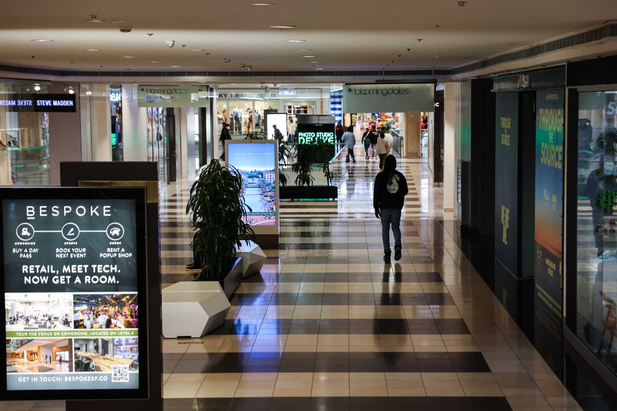 S.F.'s biggest mall loses another clothing store as building's auction is delayed again