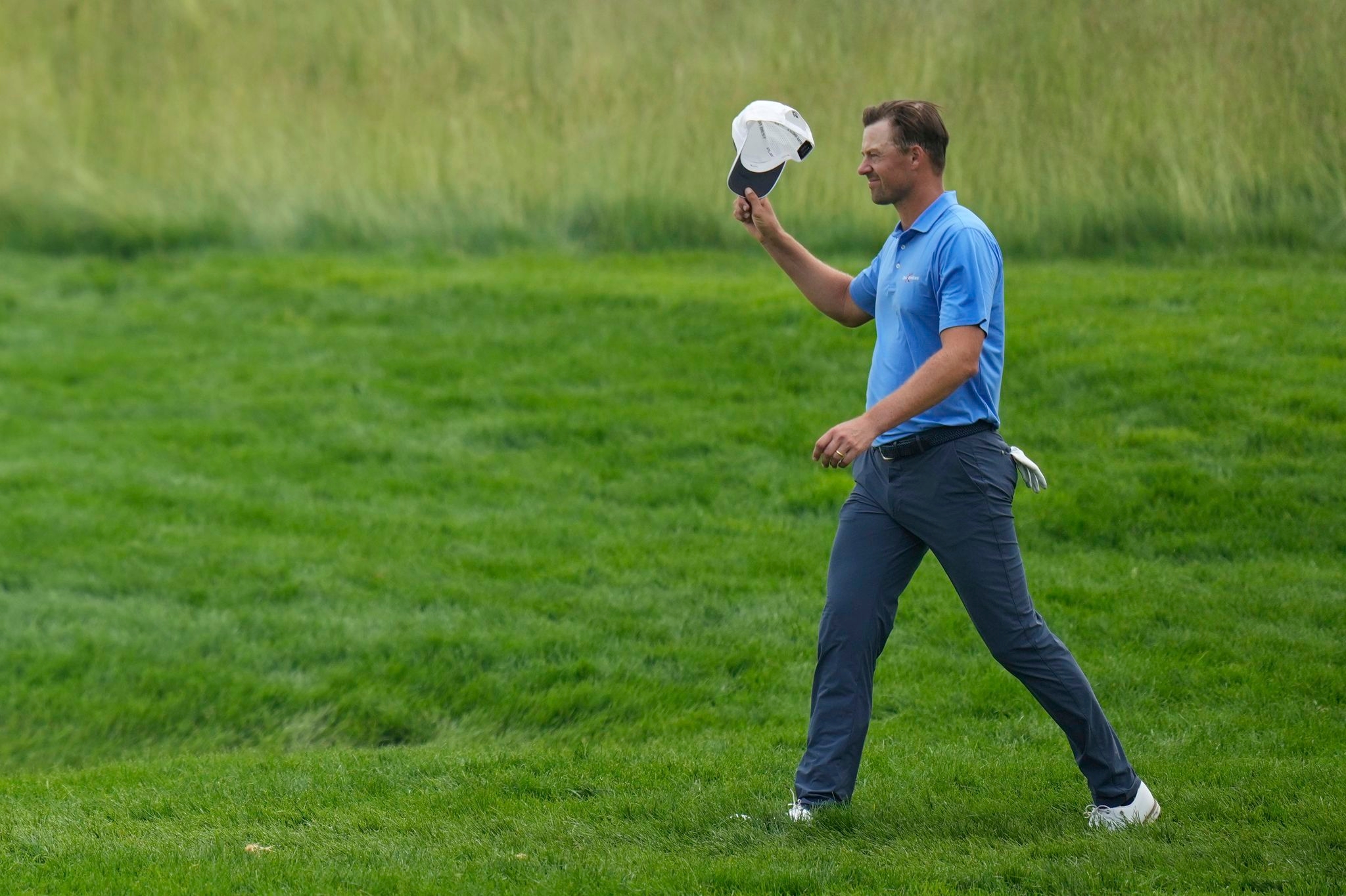 Victor Perez makes first US Open ace at Oakmont in 42 years, pulls within 4 shots of the lead