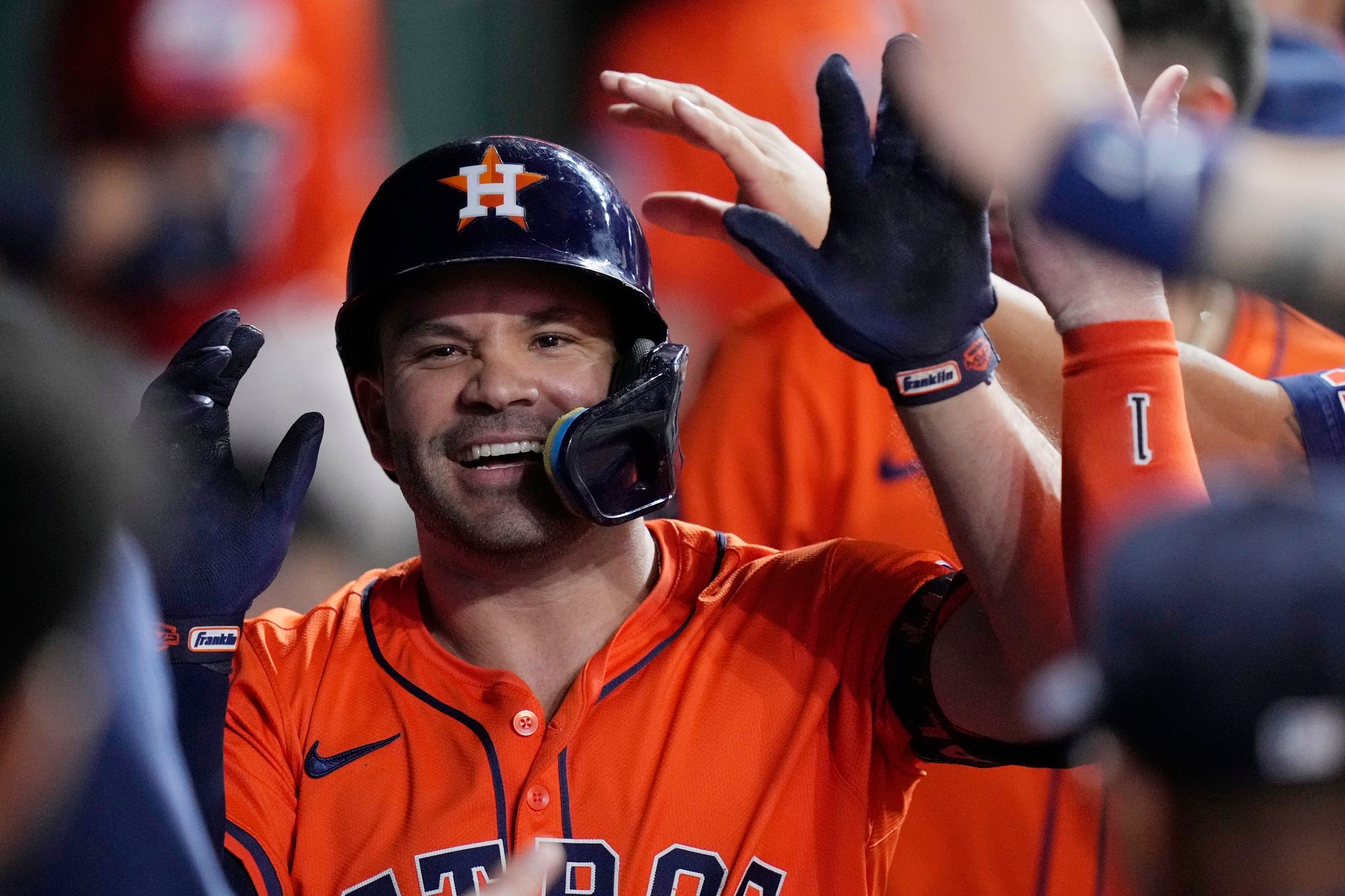 Altuve and Melton each have 3 RBIs as Astros beat Twins 10-3