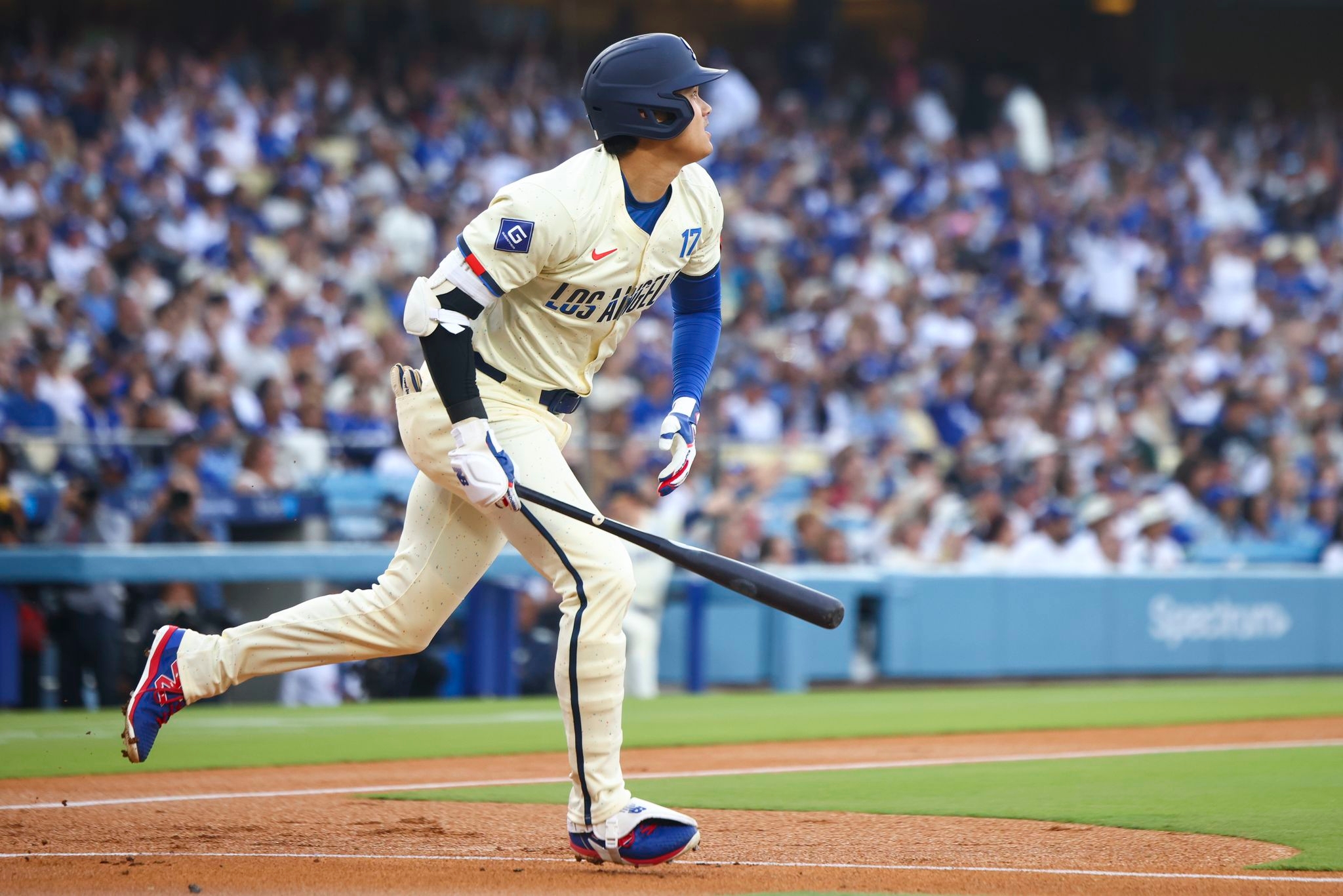 Shohei Ohtani hits 2 homers against Giants, ending the Dodgers star's 10-game homer drought