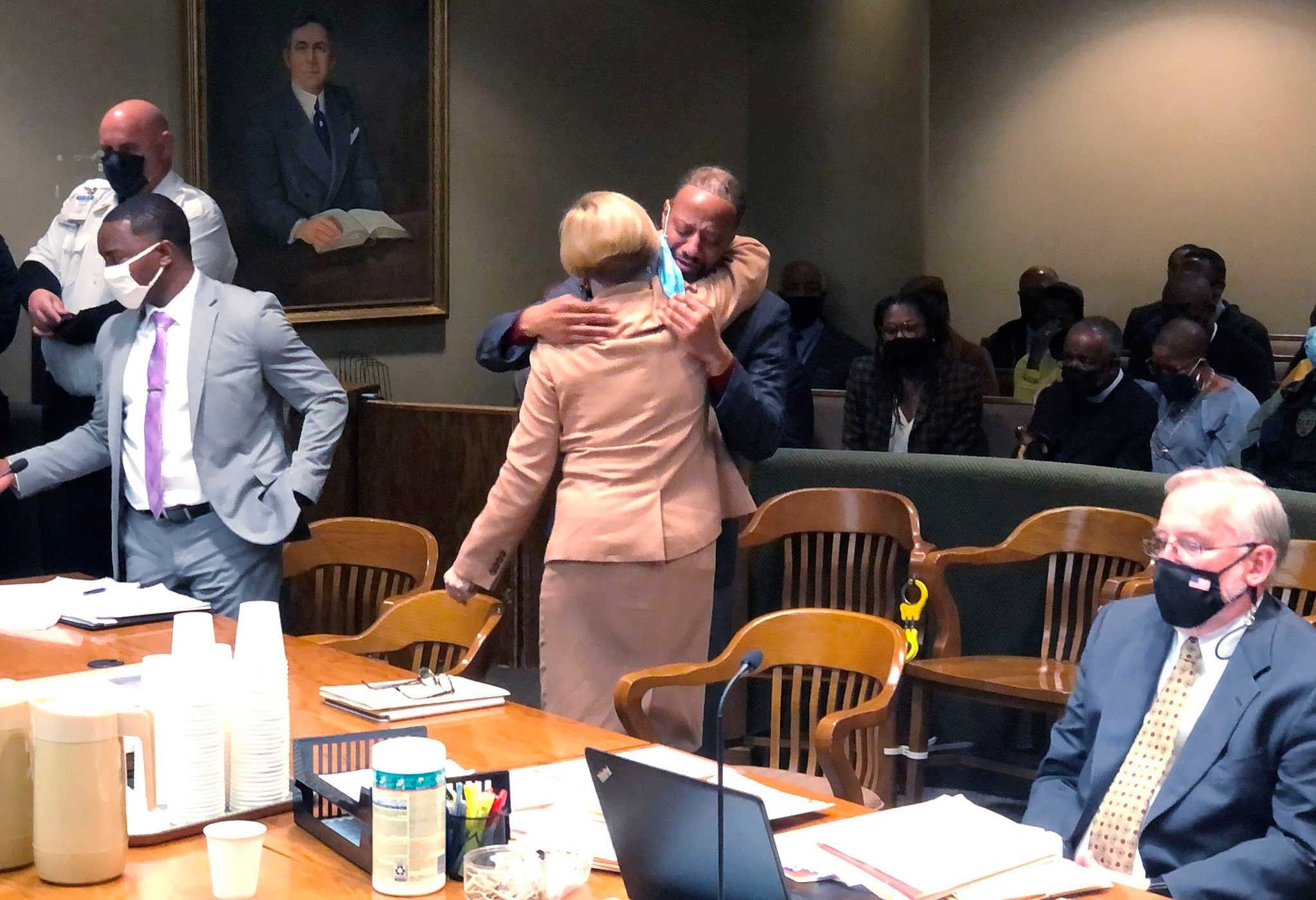 Man formerly on death row can't serve 2 life terms at the same time, Tennessee Supreme Court rules